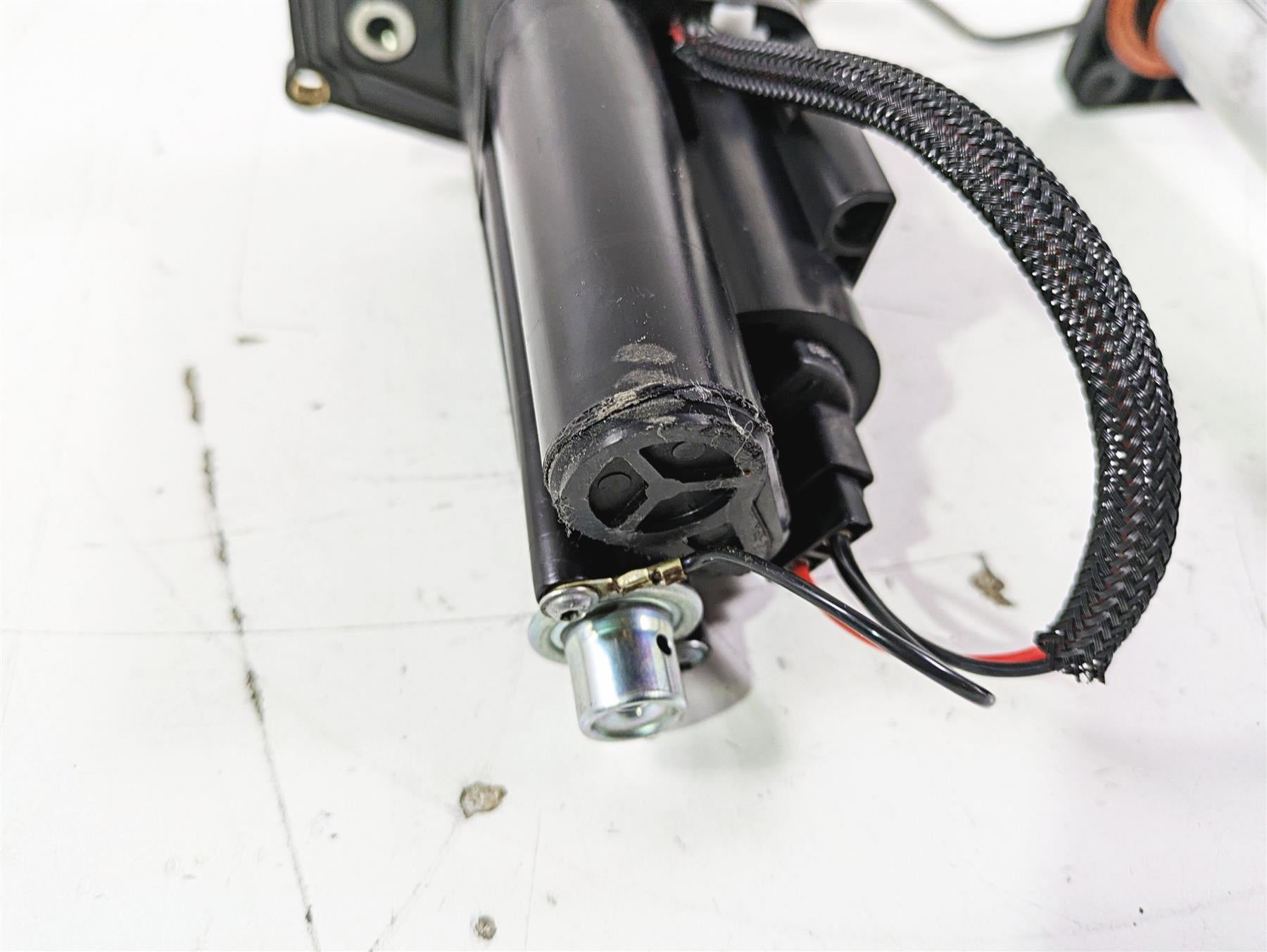 2017 Ducati Monster 1200 S Fuel Gas Petrol Pump & Sender 16024181A 59210251B {{ shop.shopifyCountryName }} - Mototech271