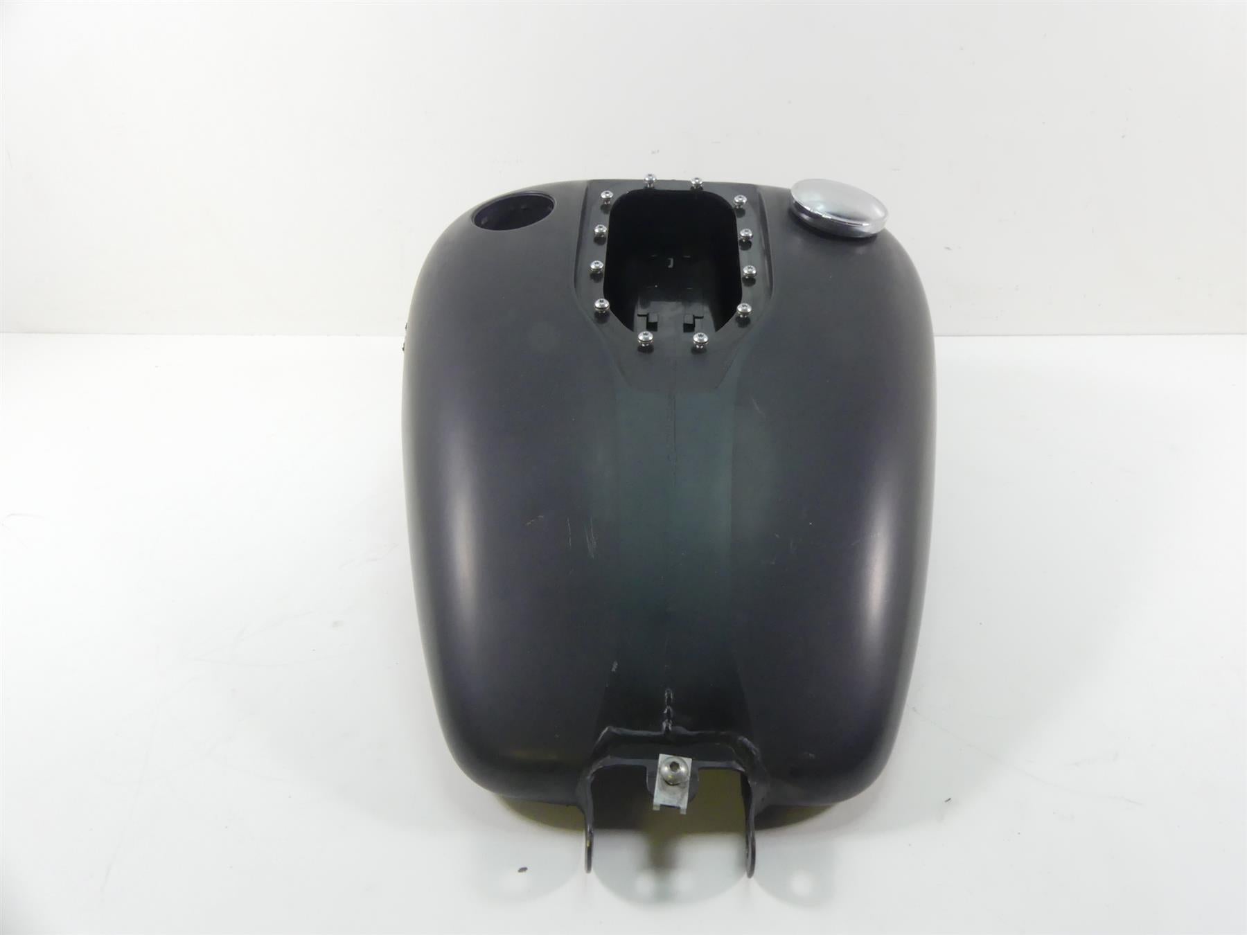 2017 Harley Dyna FXDB Street Bob Fuel Gas Petrol Tank -Read 61000707 {{ shop.shopifyCountryName }} - Mototech271