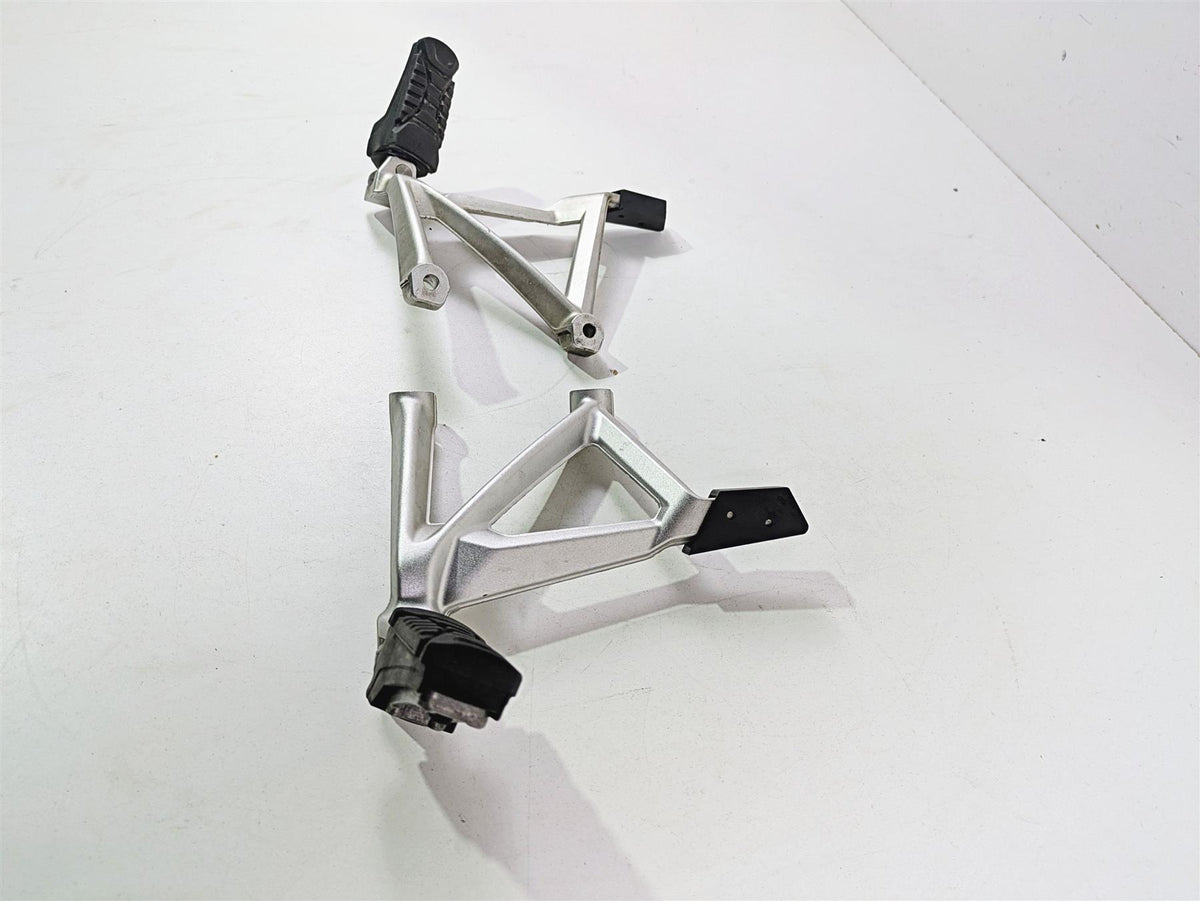 2017 BMW R1200 GS K50 Rear Passenger Footpeg Set 46718528793 46718528794 {{ shop.shopifyCountryName }} - Mototech271