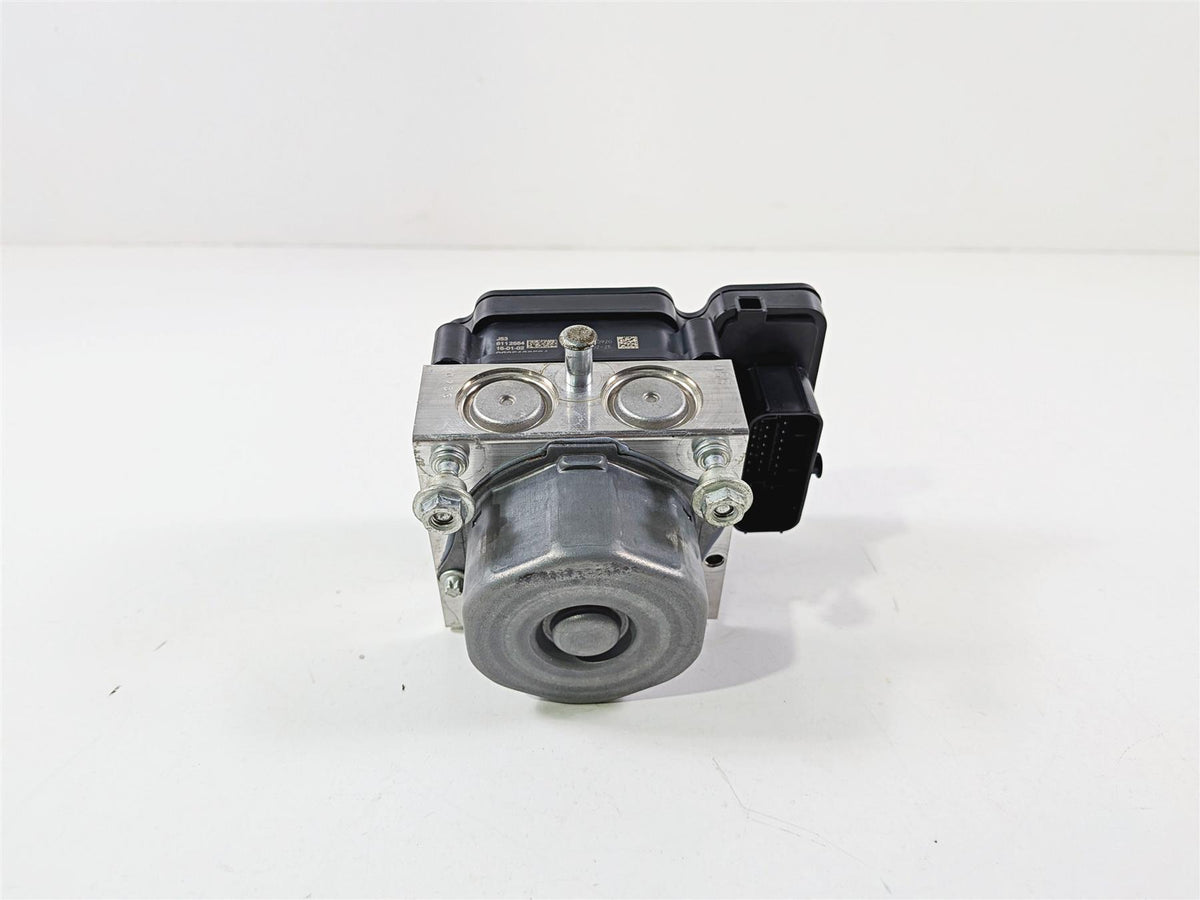 2016 Yamaha YZF R1 RN32 Abs Brake Pump Module Unit 2CR-85930-09-00 {{ shop.shopifyCountryName }} - Mototech271