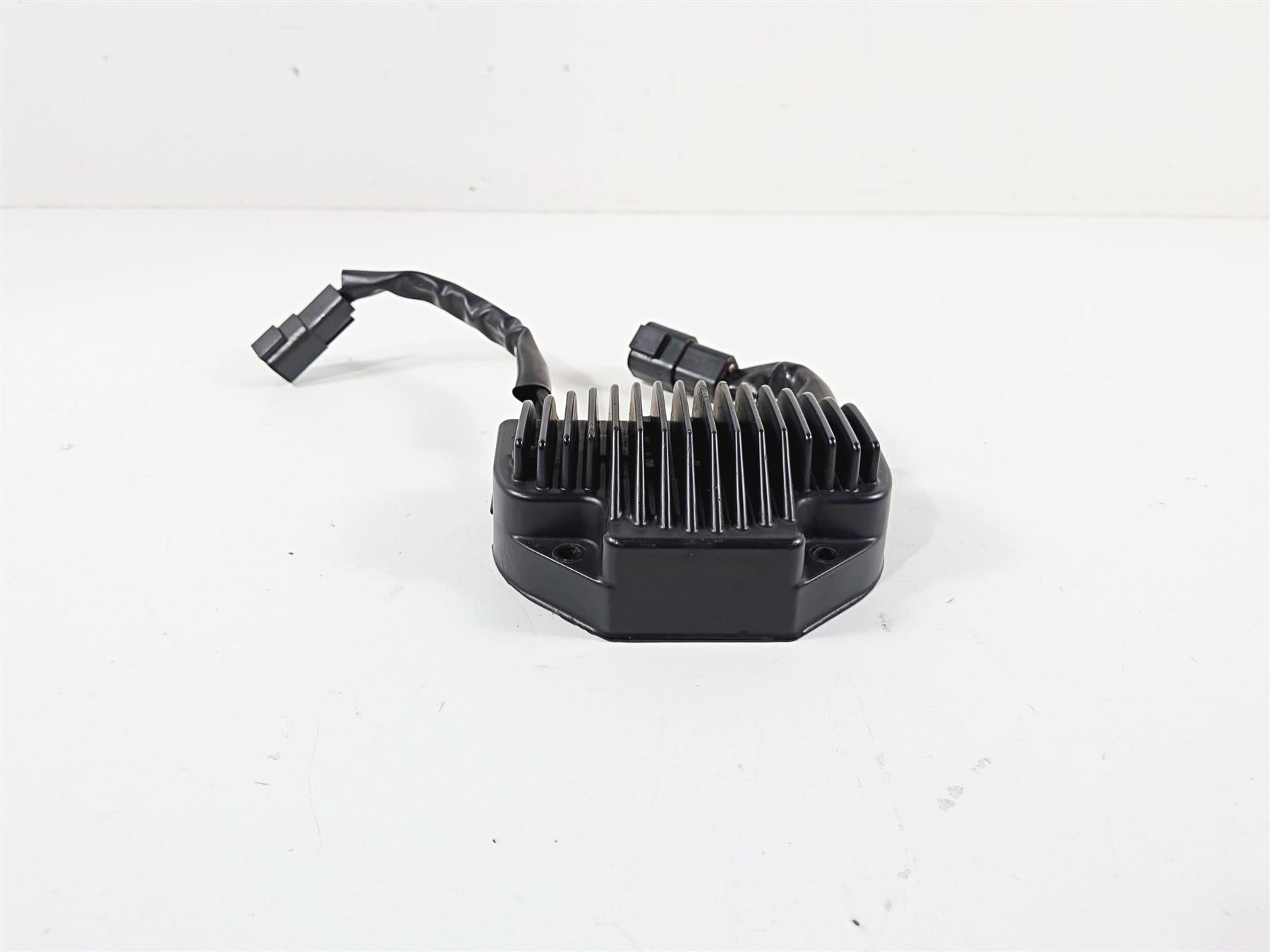 2007 Harley Dyna FXDB Street Bob Rectifier Voltage Regulator 74631-06 {{ shop.shopifyCountryName }} - Mototech271