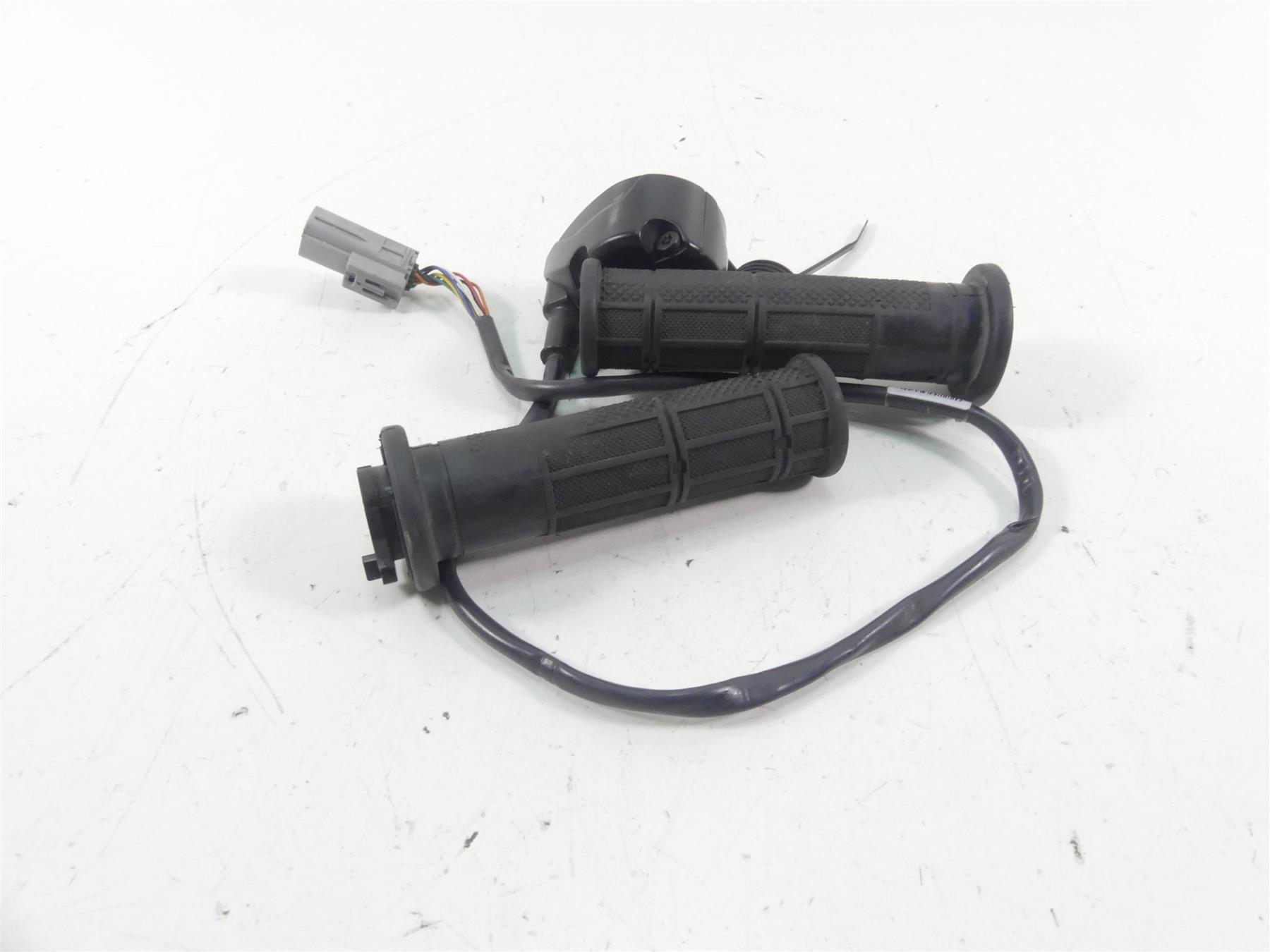 2018 Ducati Hypermotard 939 SP Ride By Wire Throttle Grip Handle 66020033E {{ shop.shopifyCountryName }} - Mototech271