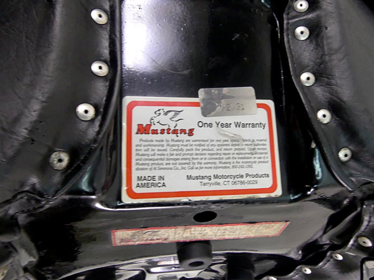 2002 Harley FLSTCI Softail Heritage Mustang 17" Wide Studded Seat Set 75094 {{ shop.shopifyCountryName }} - Mototech271