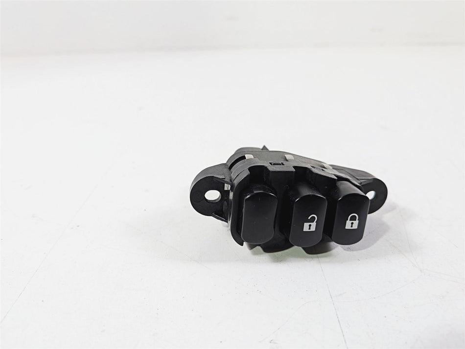 2015 Harley Touring FLTRUSE CVO Road Glide Power Lock Switch Button 71400033-Mototech271