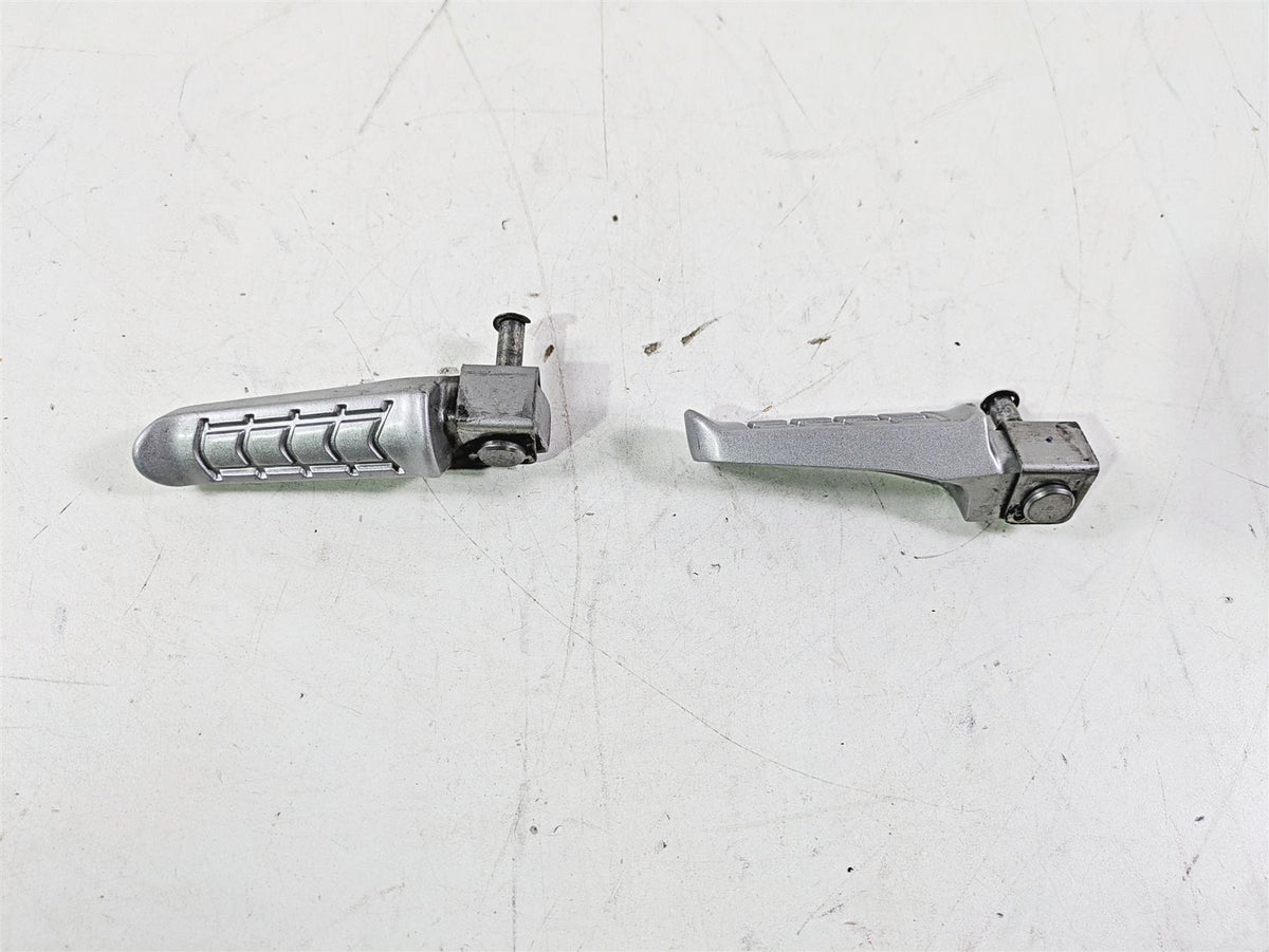 2023 BMW G310R K03 Rear Passenger Footpegs 46718553973 46718553974 {{ shop.shopifyCountryName }} - Mototech271