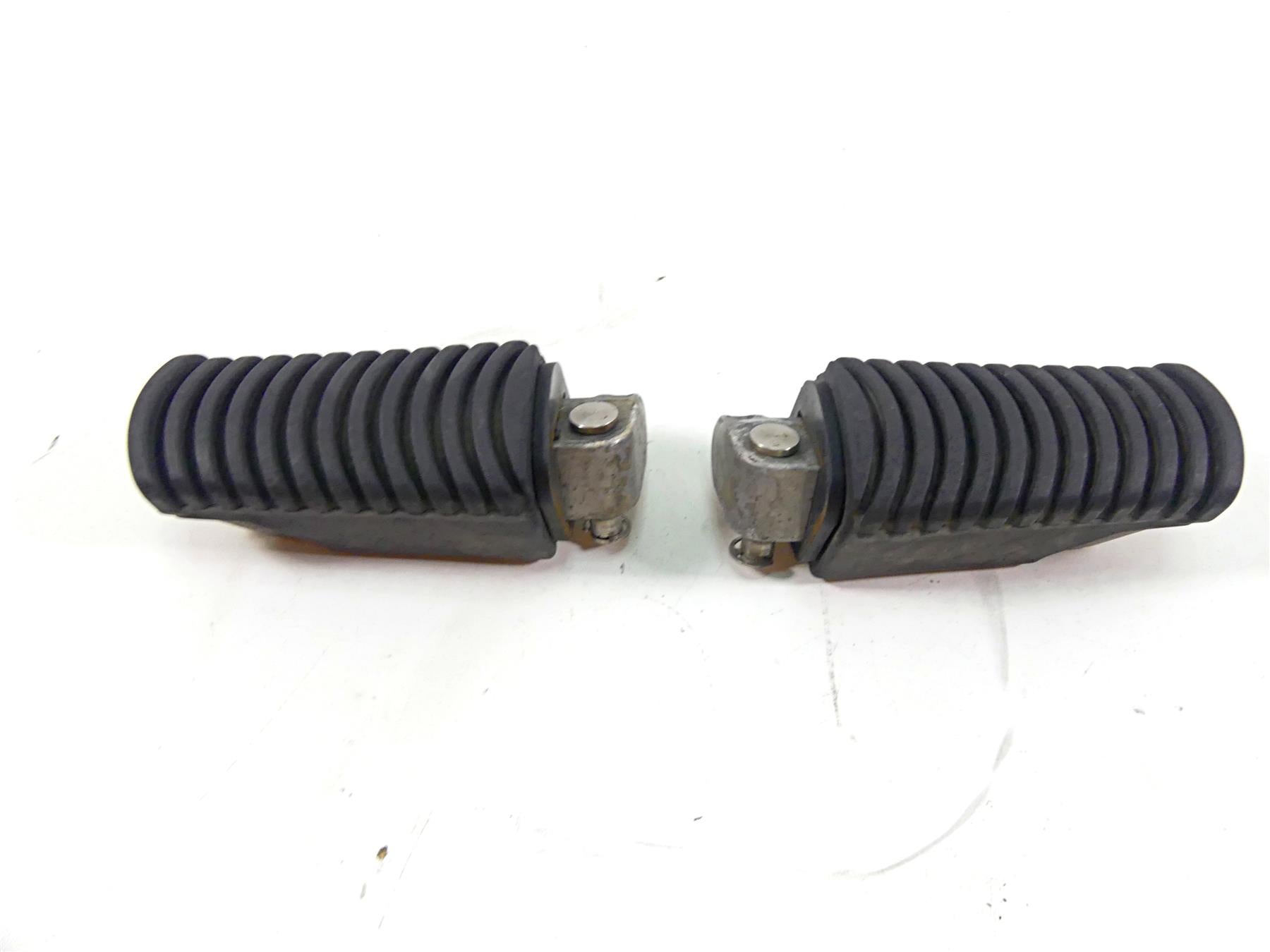 2009 BMW R1200GS K255 Adv Rear Passenger Foot Pegs Footpeg Rest Set 46712310404