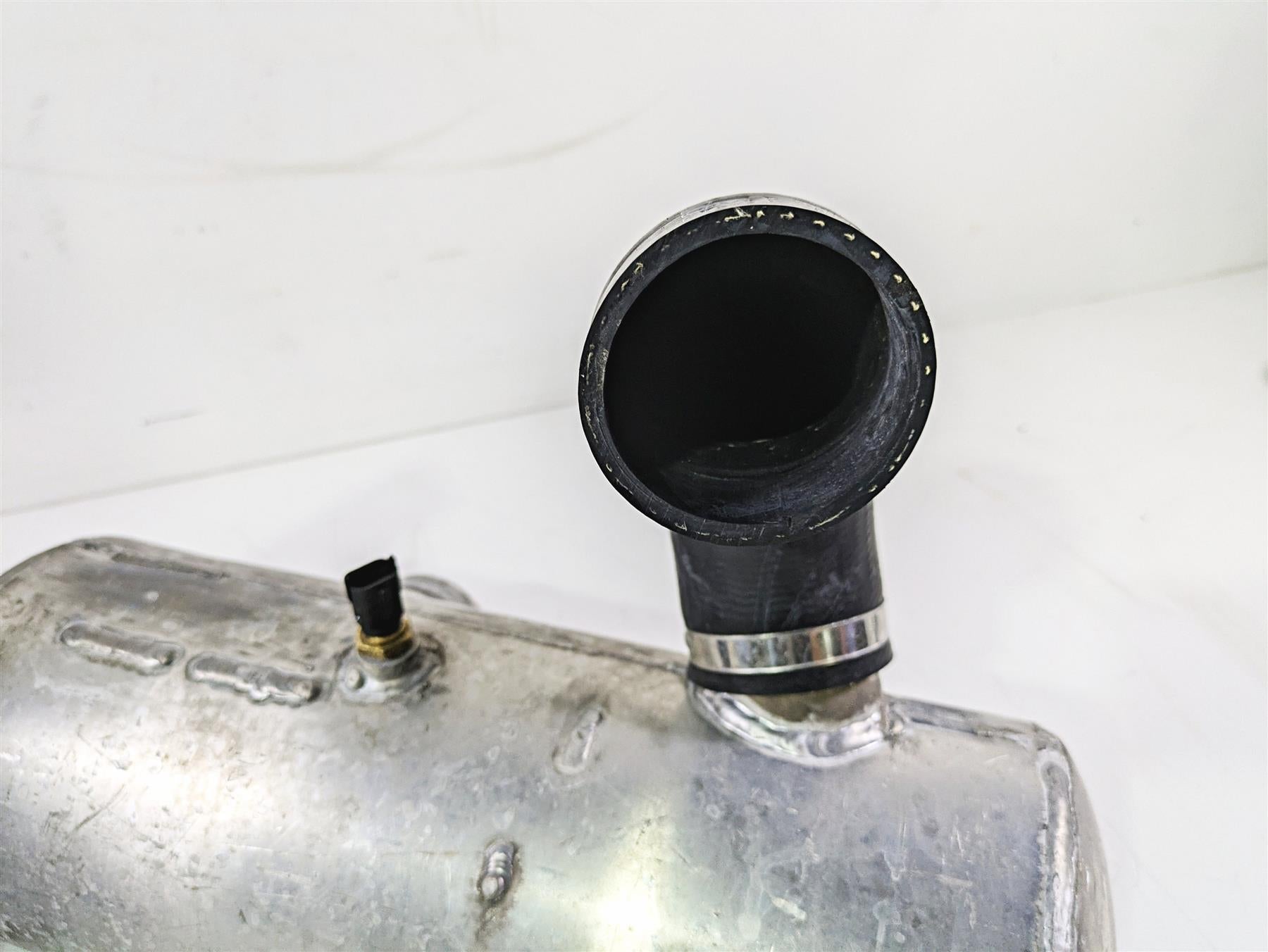 2022 SeaDoo Spark 900 Trixx Exhaust Muffler & Resonator 274001618 274001488 {{ shop.shopifyCountryName }} - Mototech271