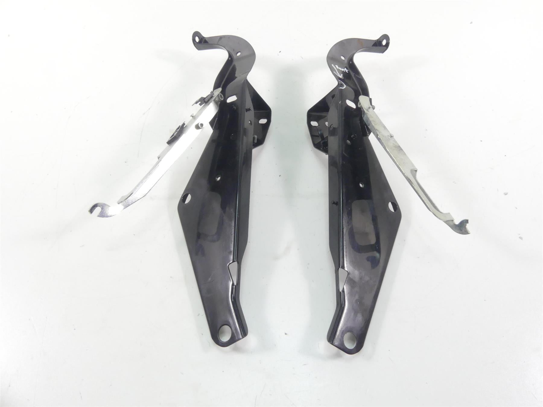2009 Harley FLHTCU SE4 CVO E-Glide Front Fairing Mount Set - Read 58478-96B | Mototech271