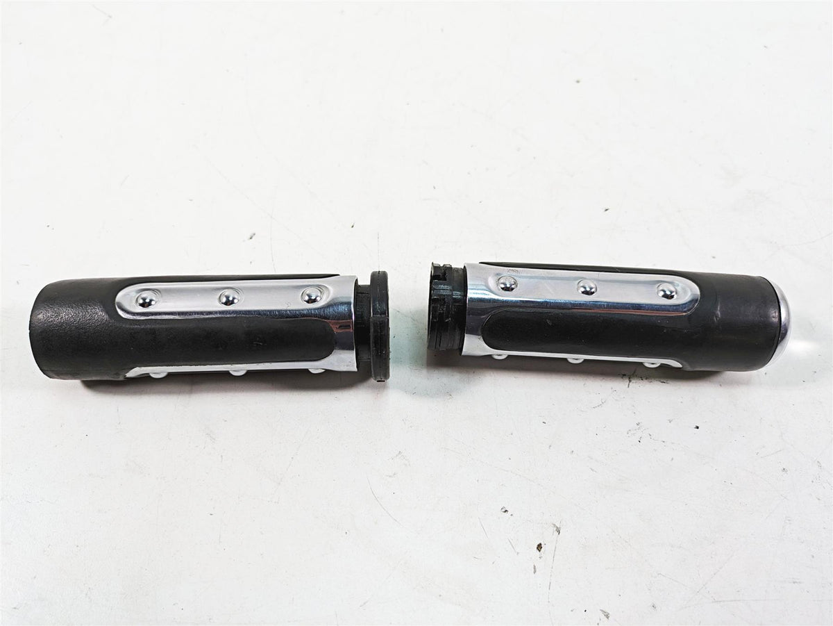 2009 Harley Dyna FXDFSE CVO Fat Bob Ironside Hand Grip Set 56971-07 56972-07 {{ shop.shopifyCountryName }} - Mototech271