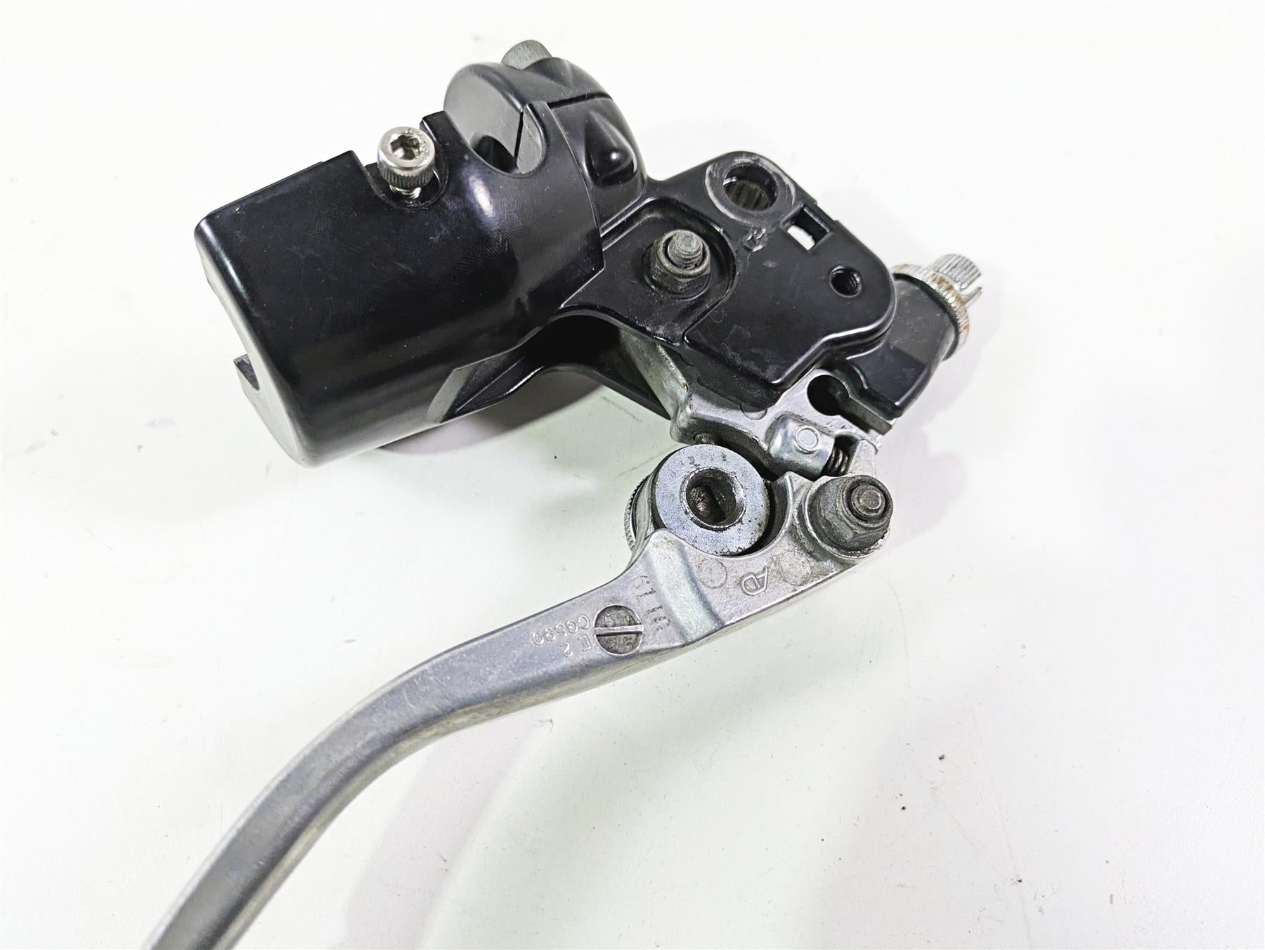 2006 Triumph Rocket 3 Clutch Perch Mount & Lever Small Rash T2043040 {{ shop.shopifyCountryName }} - Mototech271