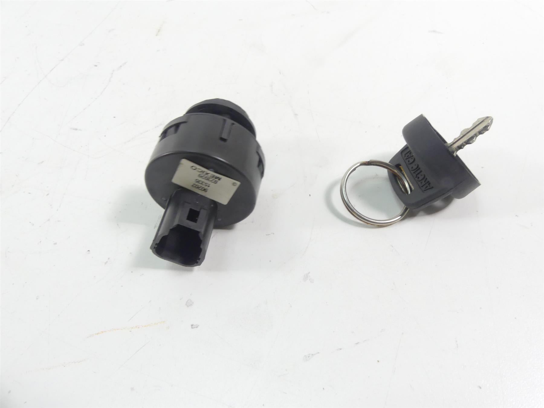 2017 Arctic Mountain Cat M8000 153 Ignition Switch & Key 0609-910 90202 {{ shop.shopifyCountryName }} - Mototech271