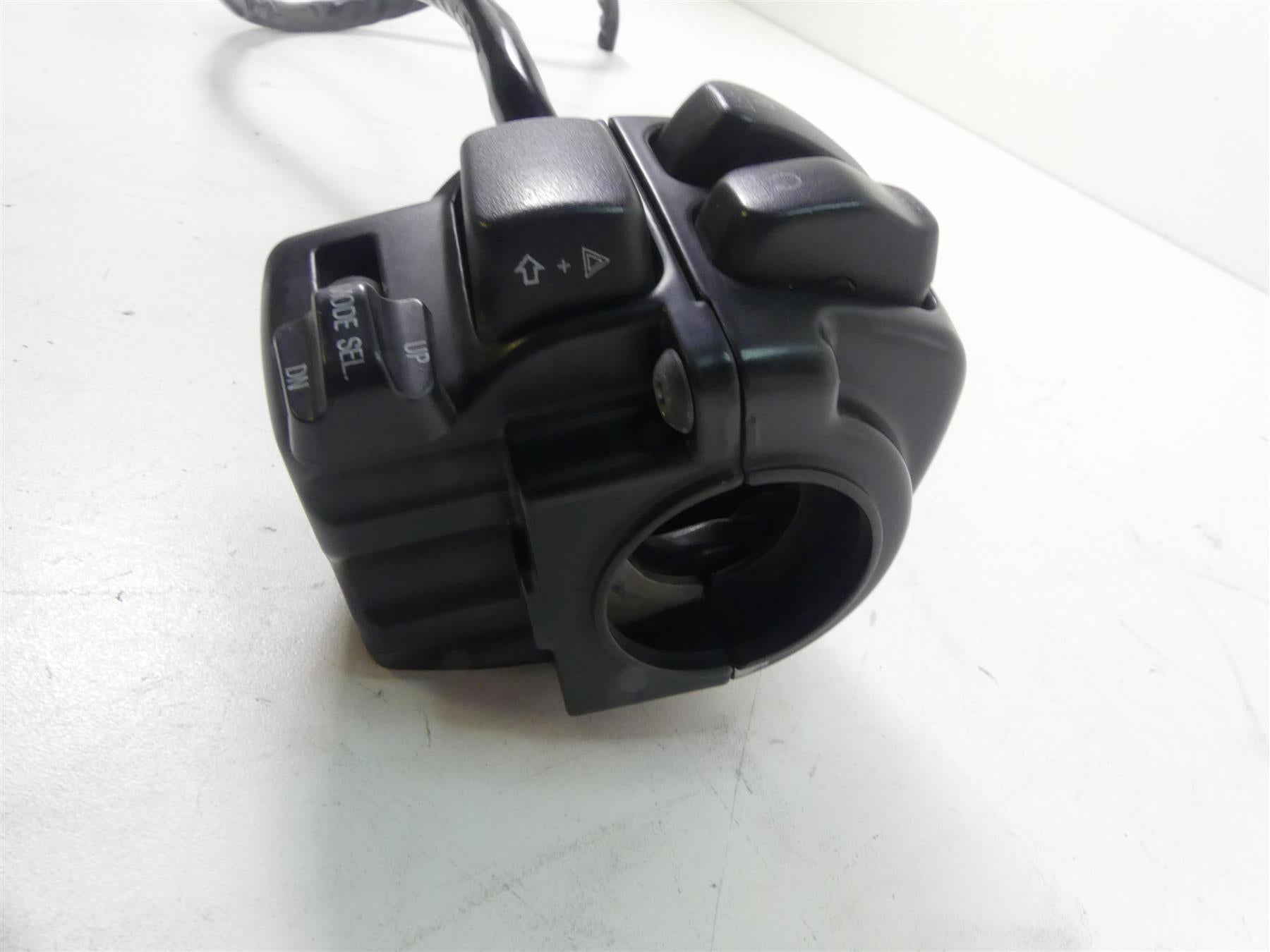 2012 Harley Touring FLHX Street Glide Right Hand Mode Control Switch 71684-06 {{ shop.shopifyCountryName }} - Mototech271