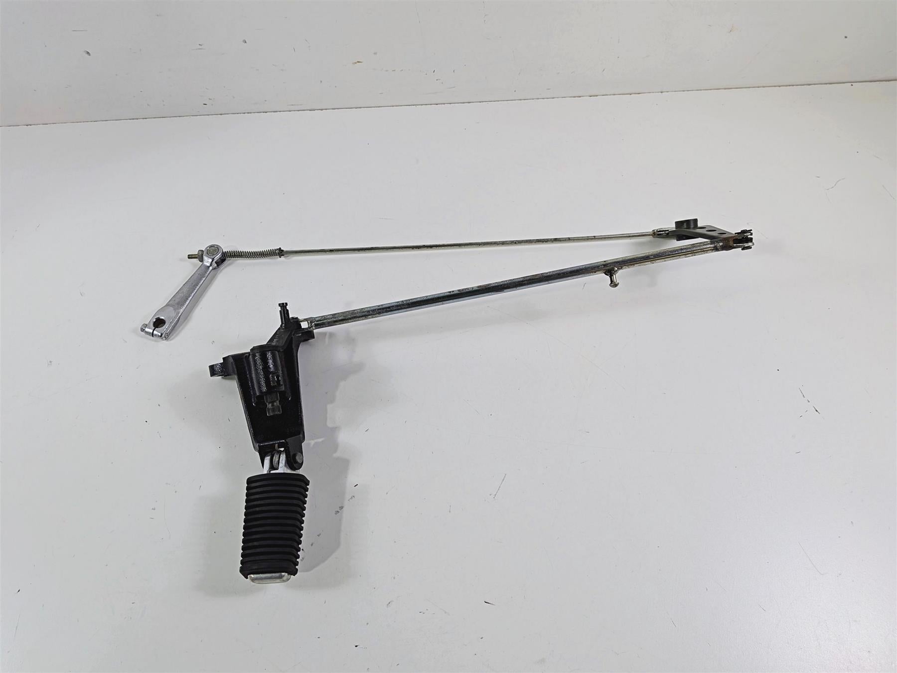 2005 Suzuki VZ800 M50 Boulevard Right Footpeg + Brake Links Set 43511-41F00 {{ shop.shopifyCountryName }} - Mototech271
