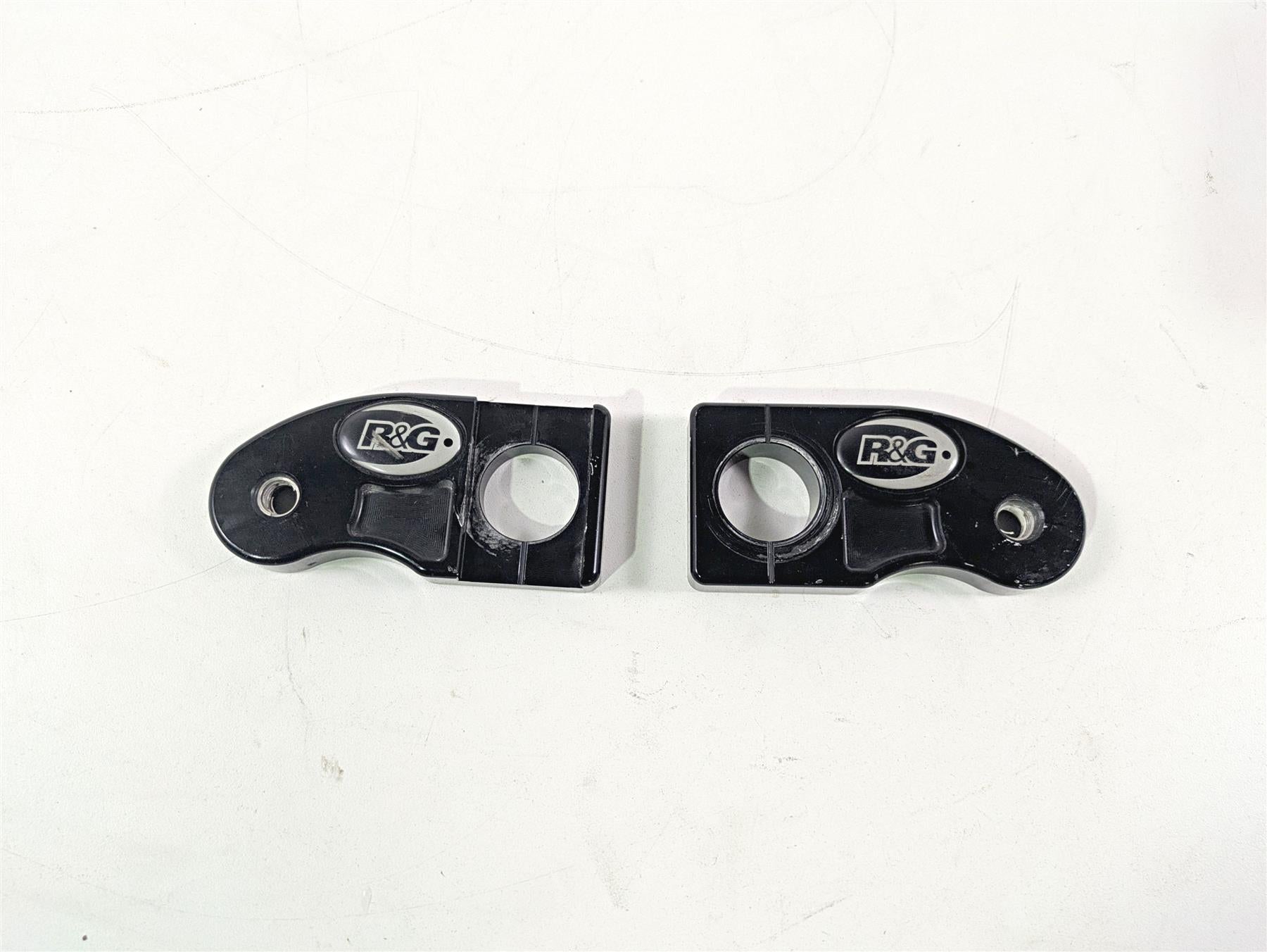2017 Aprilia RSV 1100 Tuono V4 Factory R&G Cotton Reel Mount Plates CR0030BK {{ shop.shopifyCountryName }} - Mototech271