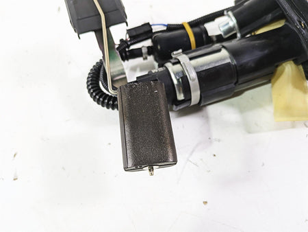 2021 Aprilia RS660 Fuel Gas Petrol Pump & Level Sending Unit 2K -Tested 2D000547 {{ shop.shopifyCountryName }} - Mototech271