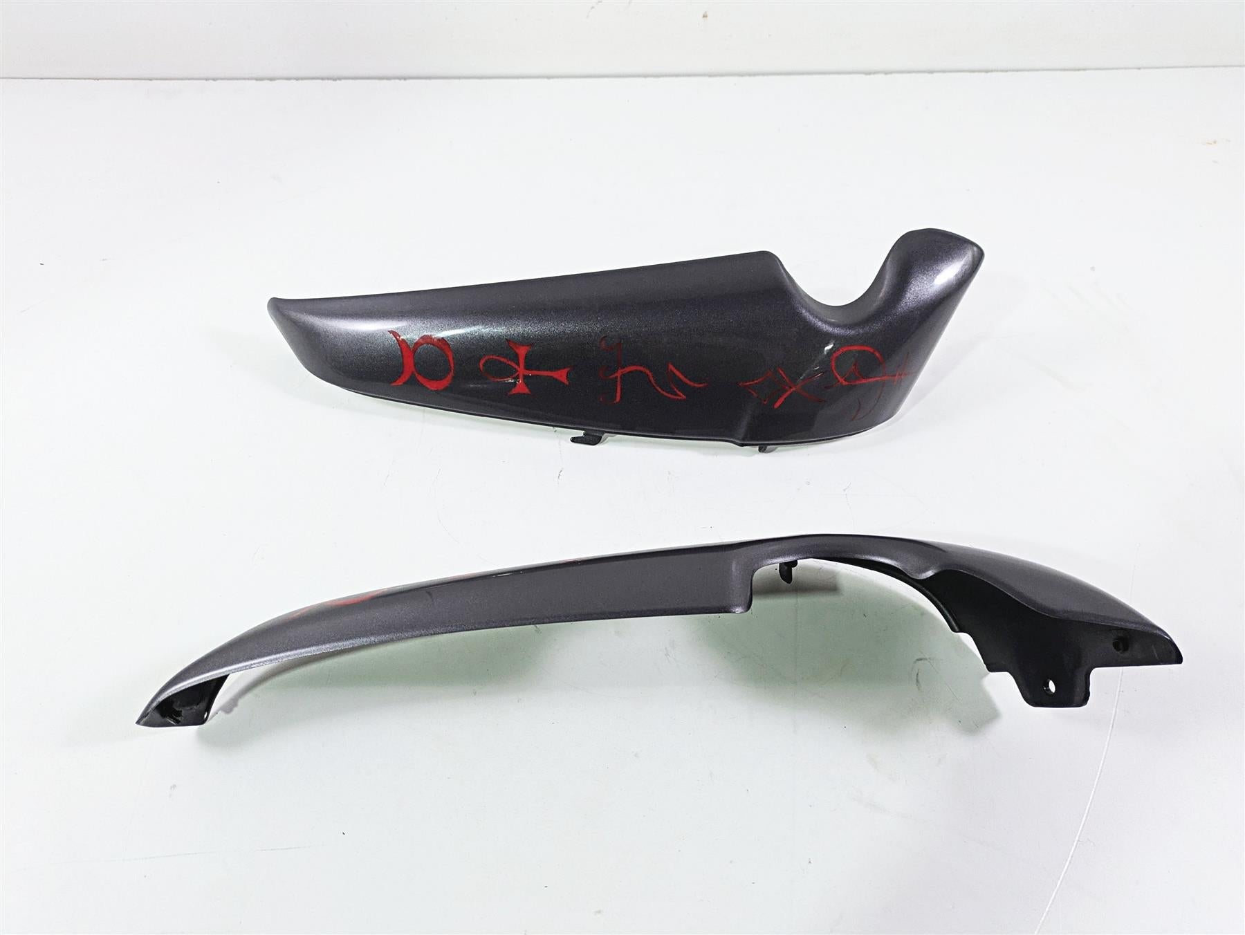 2016 Harley VRSCDX Night Rod Radiator Side Cover Fairing Set 66157-07 66158-07 {{ shop.shopifyCountryName }} - Mototech271
