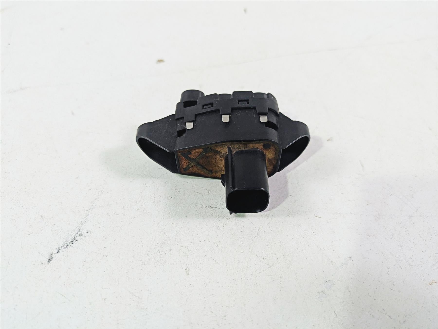 2015 Harley Touring FLHTKL Electra Glide Auxiliary Switch Kit 69200172 {{ shop.shopifyCountryName }} - Mototech271