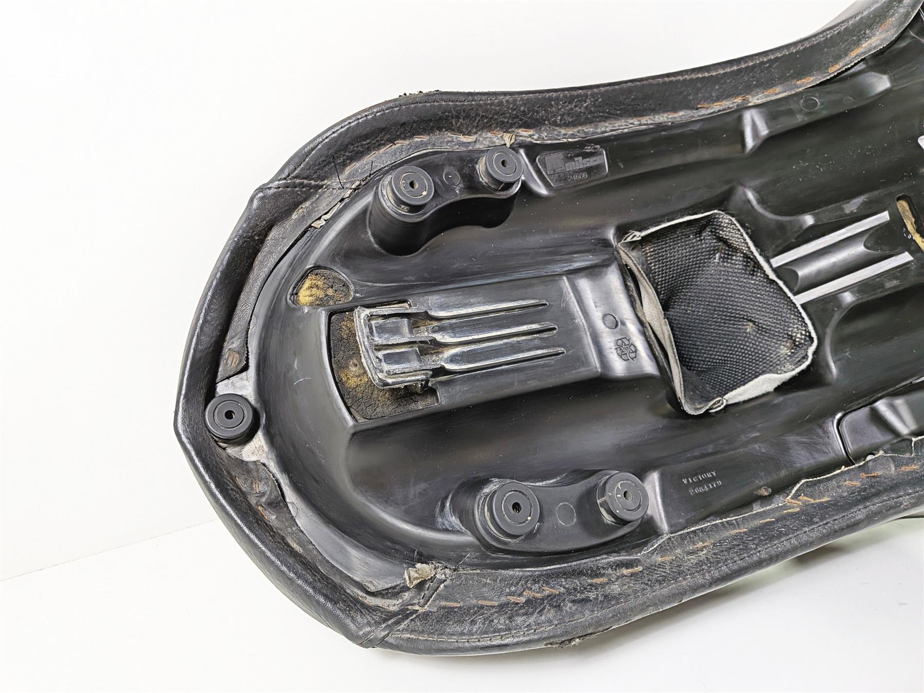 2016 Victory Cross Country Unheated Seat Saddle 1017680 {{ shop.shopifyCountryName }} - Mototech271