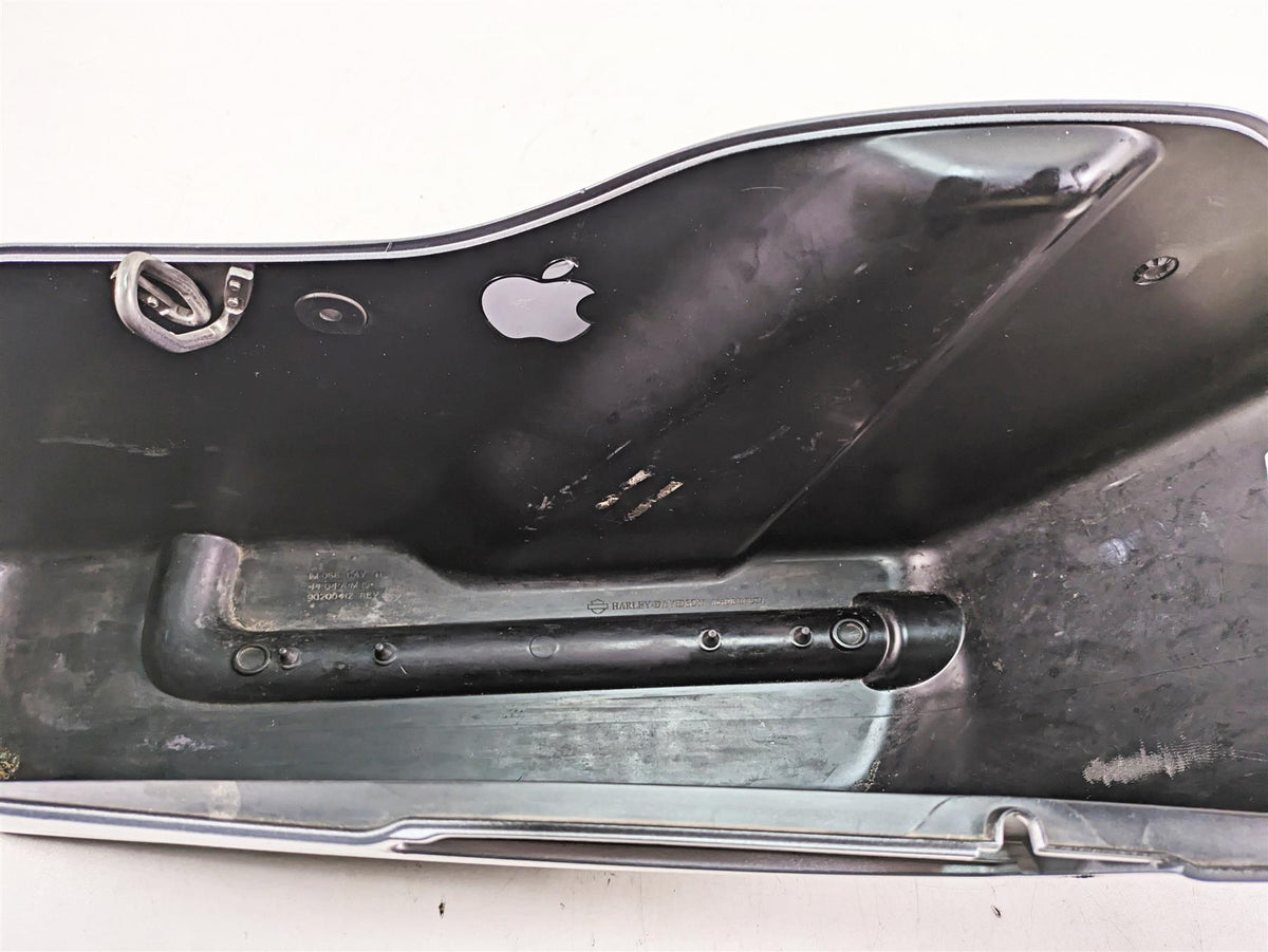 2020 Harley Touring FLHX Street Glide Right Lower Saddlebag Bottom 90200412 {{ shop.shopifyCountryName }} - Mototech271