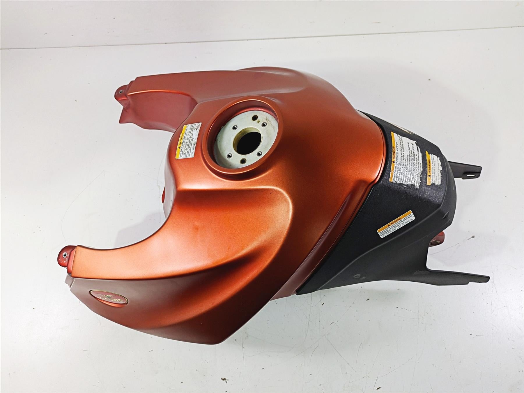 2016 Moto Guzzi Stelvio 1200 8V NTX Fuel Gas Petrol Tank & Rear Cover 897635 {{ shop.shopifyCountryName }} - Mototech271