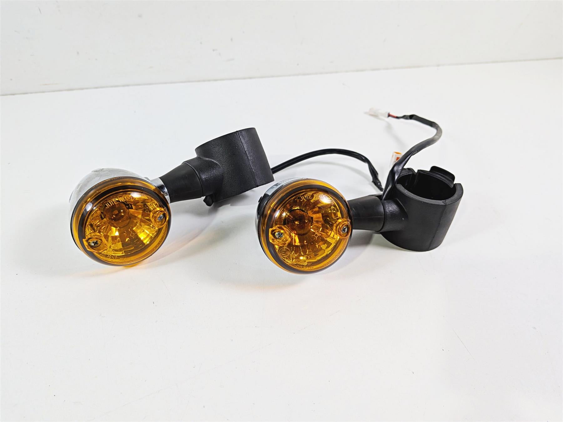 2021 Indian Scout 1200 Chrome Front Blinker Turn Signals & Mounts 2412602 {{ shop.shopifyCountryName }} - Mototech271