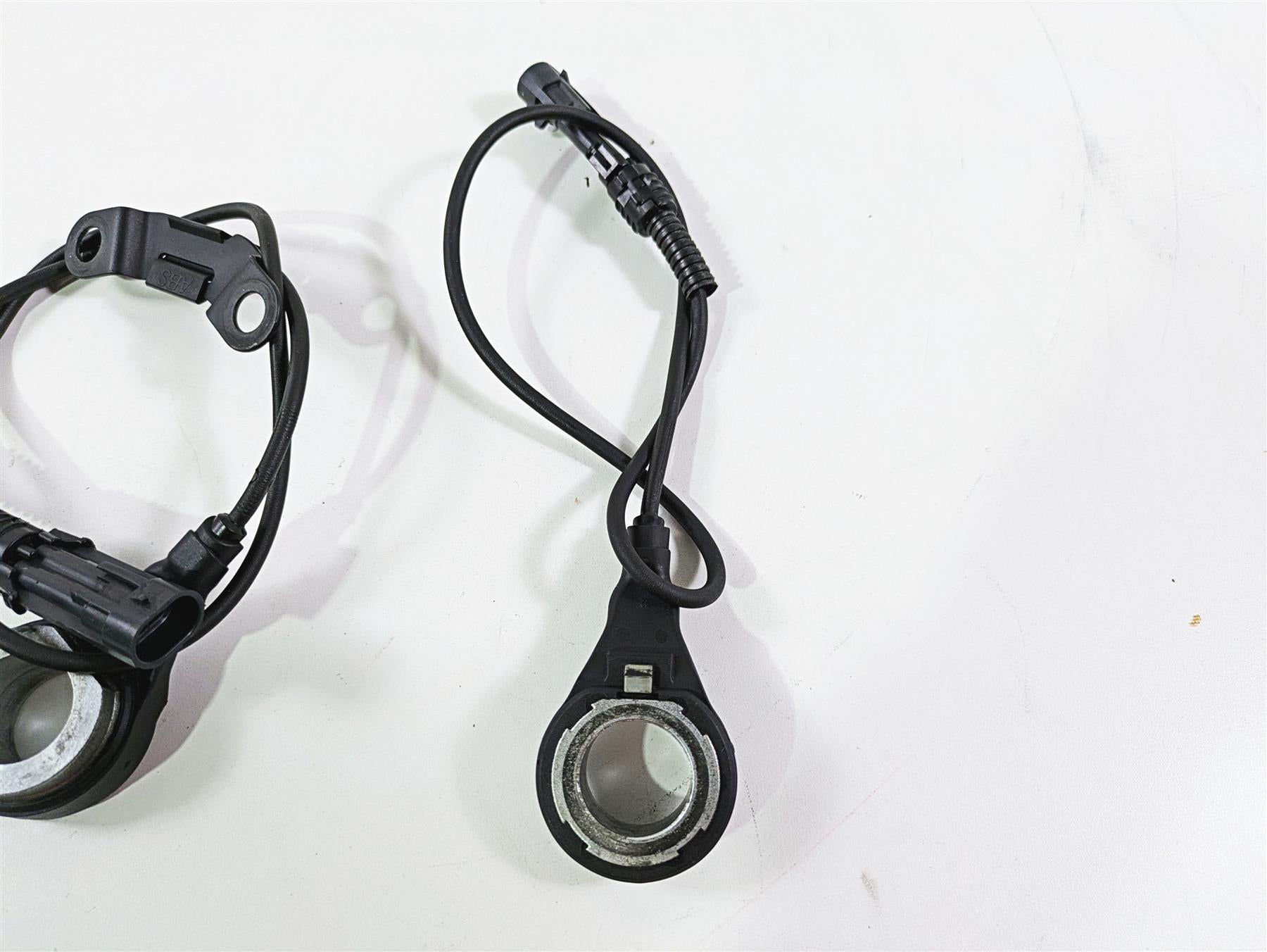 2010 Harley Touring FLHTK Electra Glide Abs Brake Wheel Speed Sensors 40614-08 {{ shop.shopifyCountryName }} - Mototech271
