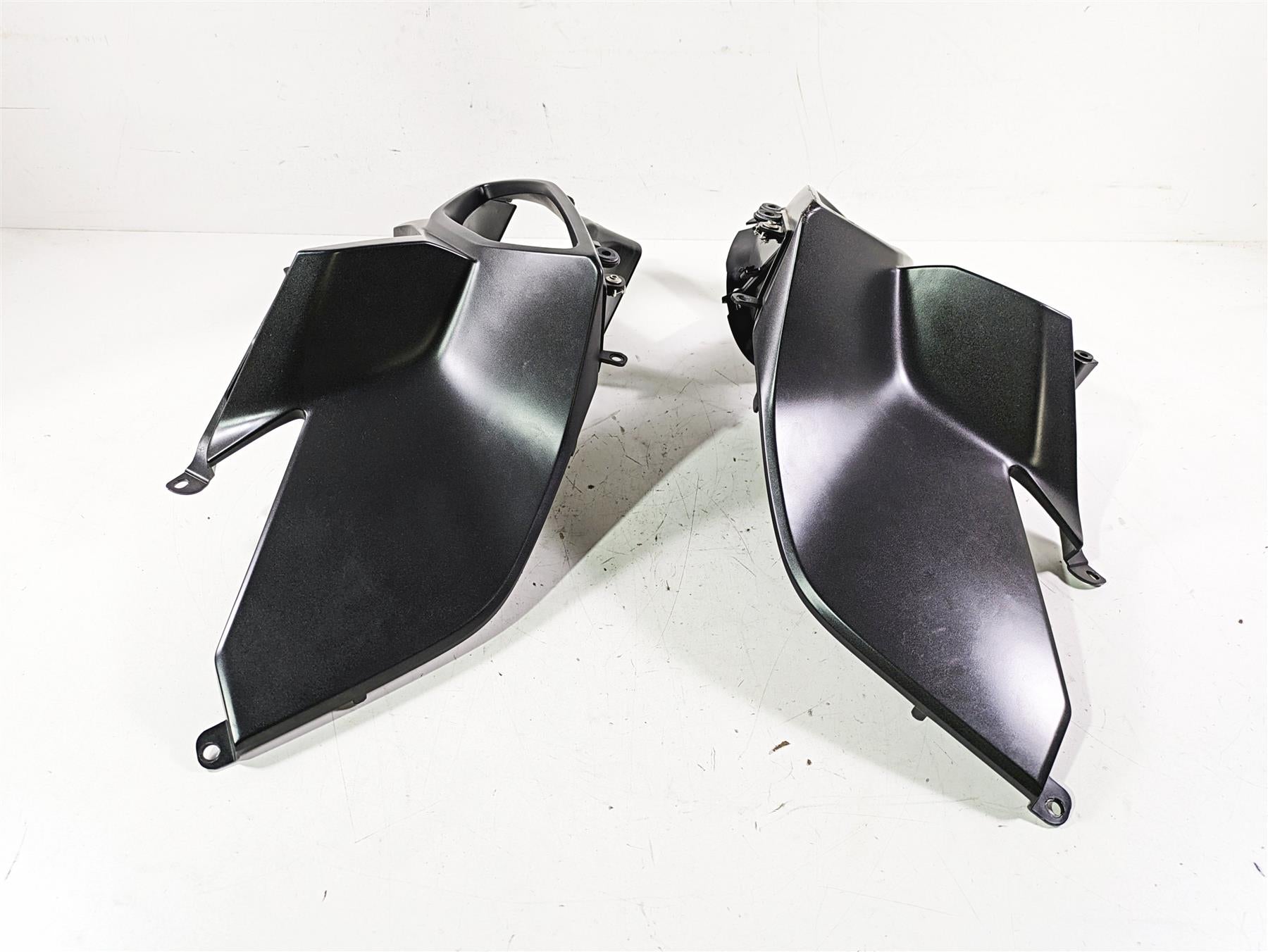 2014 BMW R1200 RT RTW K52 Left Right Intake Fairing Covers 46638529381 {{ shop.shopifyCountryName }} - Mototech271