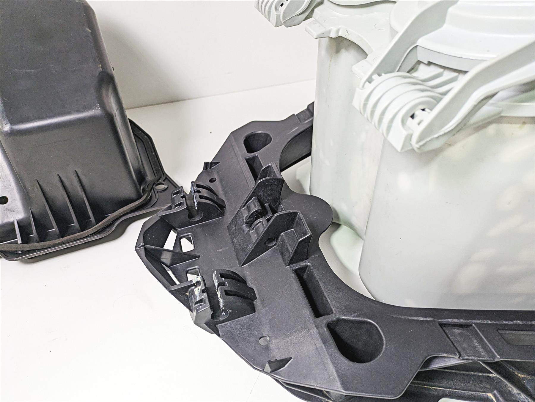 2010 Sea-Doo 4-Tec RXT 215 Center Storage Deck Cover Fairing 291003017 291004595 {{ shop.shopifyCountryName }} - Mototech271