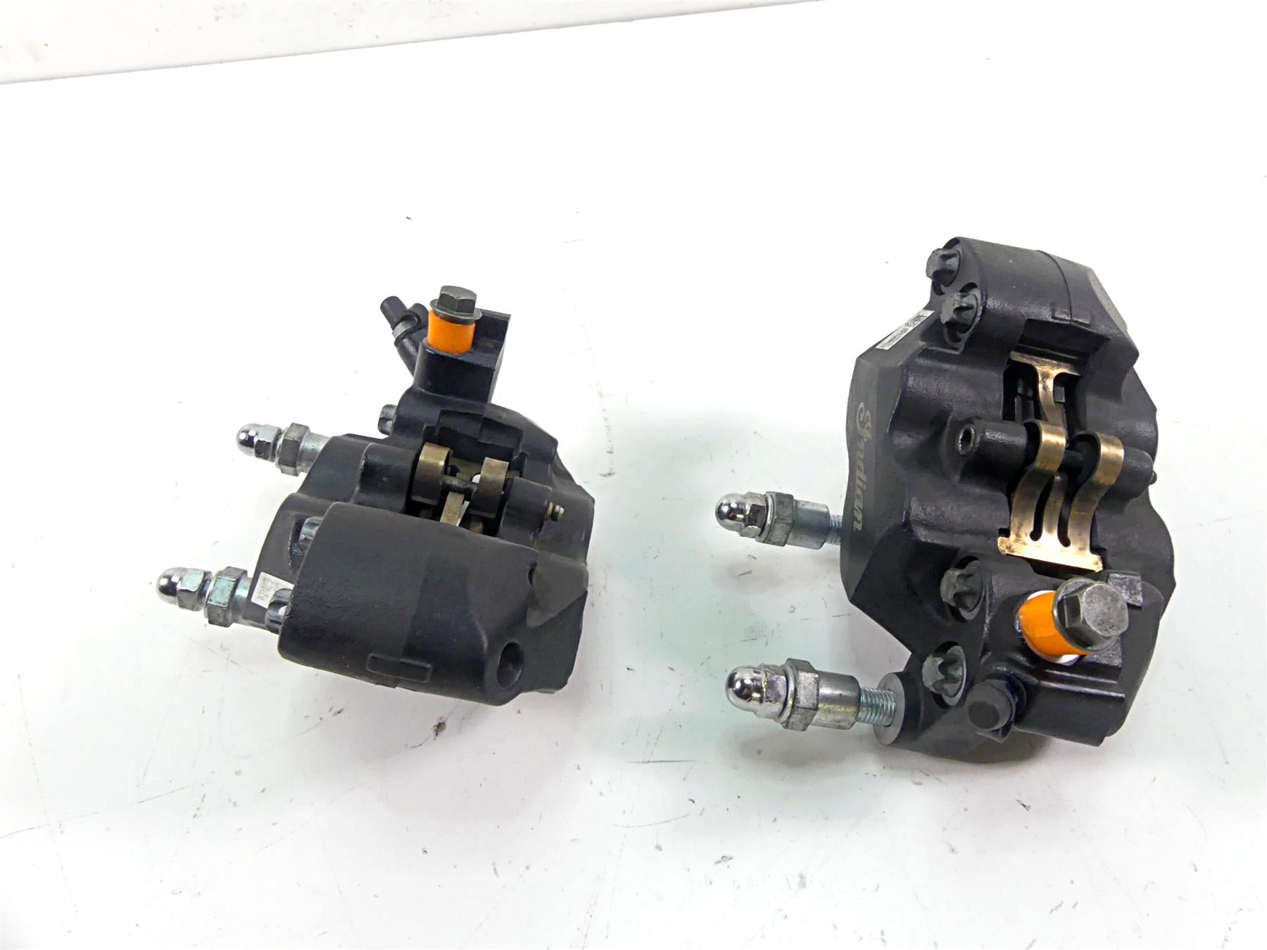 2019 Indian Chieftain Classic Front Brake Caliper Set 1912390 1912391 {{ shop.shopifyCountryName }} - Mototech271