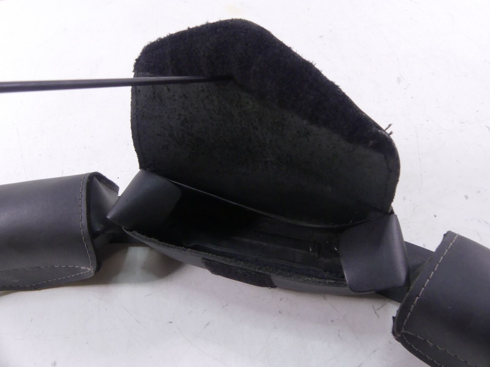 2009 Harley Touring FLHTCU Electra Glide Three Pocket Windshield Pouch 58904-03 {{ shop.shopifyCountryName }} - Mototech271