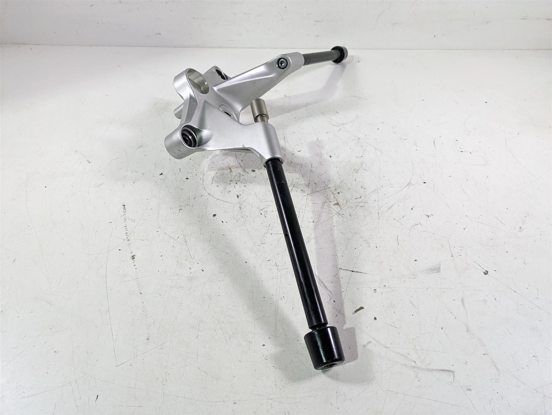 2022 BMW R1250 RT K052 Upper Triple Tree Handle Bar Clamp Set 31428392390 {{ shop.shopifyCountryName }} - Mototech271