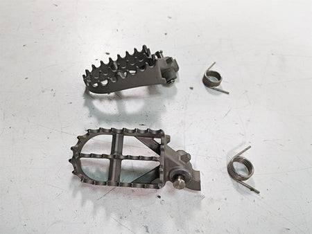 2007 BMW R1200GS K255 Adv Front Footpeg Foot Peg Rest Set 46717694557 {{ shop.shopifyCountryName }} - Mototech271