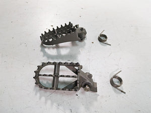 2007 BMW R1200GS K255 Adv Front Footpeg Foot Peg Rest Set 46717694557 | Mototech271