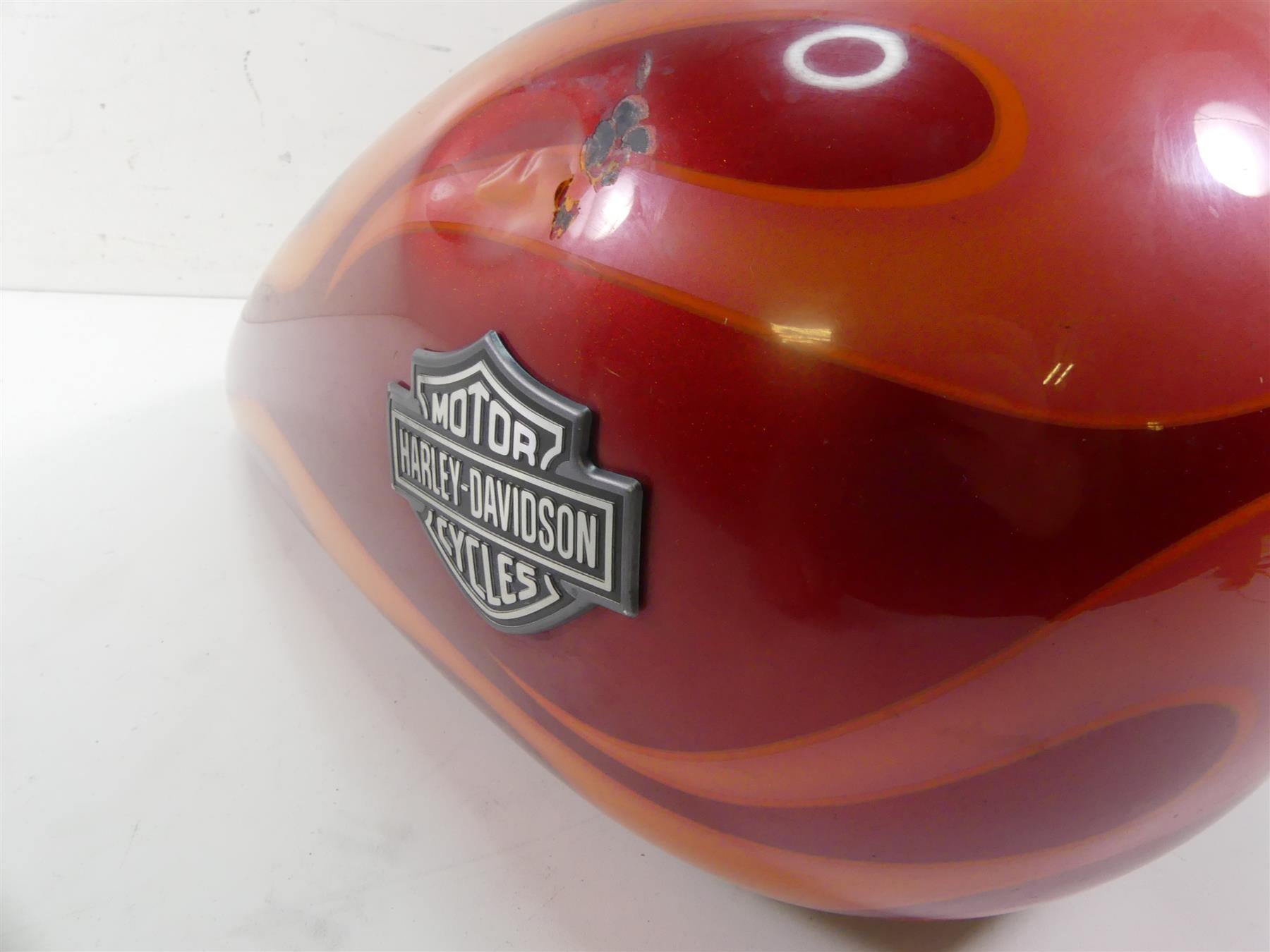2013 Harley FXDWG Dyna Wide Glide Fuel Gas Petrol Tank 61000707 61593-10 {{ shop.shopifyCountryName }} - Mototech271