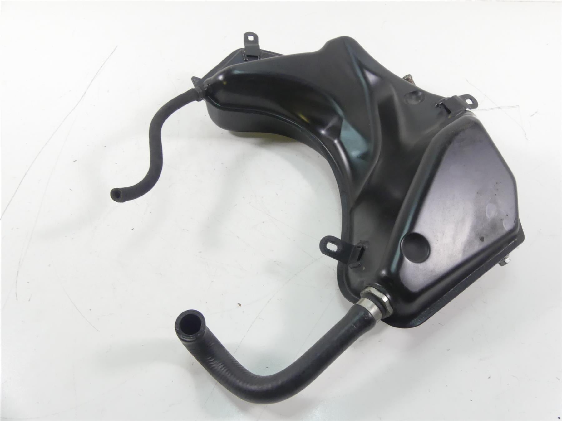 2004 Aprilia RSV1000 R Mille Metal Oil Tank Reservoir AP8158120 {{ shop.shopifyCountryName }} - Mototech271