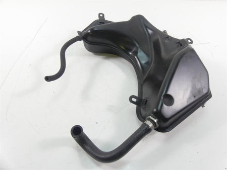 2004 Aprilia RSV1000 R Mille Metal Oil Tank Reservoir AP8158120 {{ shop.shopifyCountryName }} - Mototech271