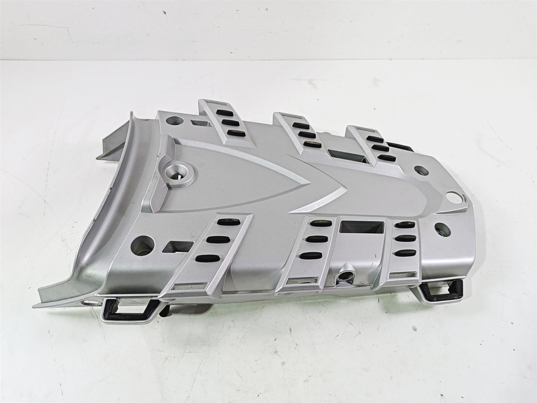 2010 BMW R1200GS K25 Rear Top Luggage Rack Carrier Bracket 46547698454