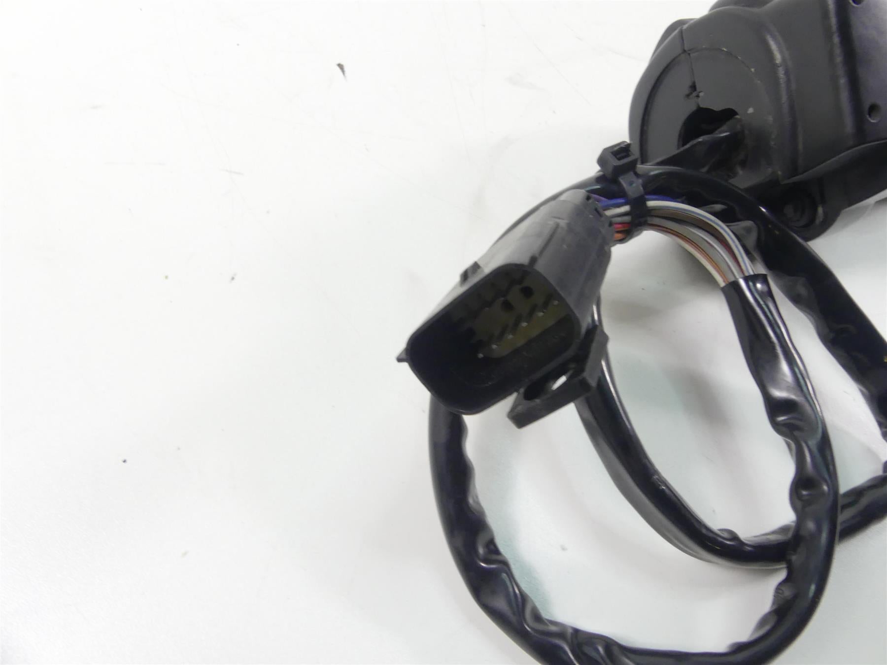 2013 Harley Touring FLHTP Electra Glide Right Cruise Control Switch 71684-06A {{ shop.shopifyCountryName }} - Mototech271