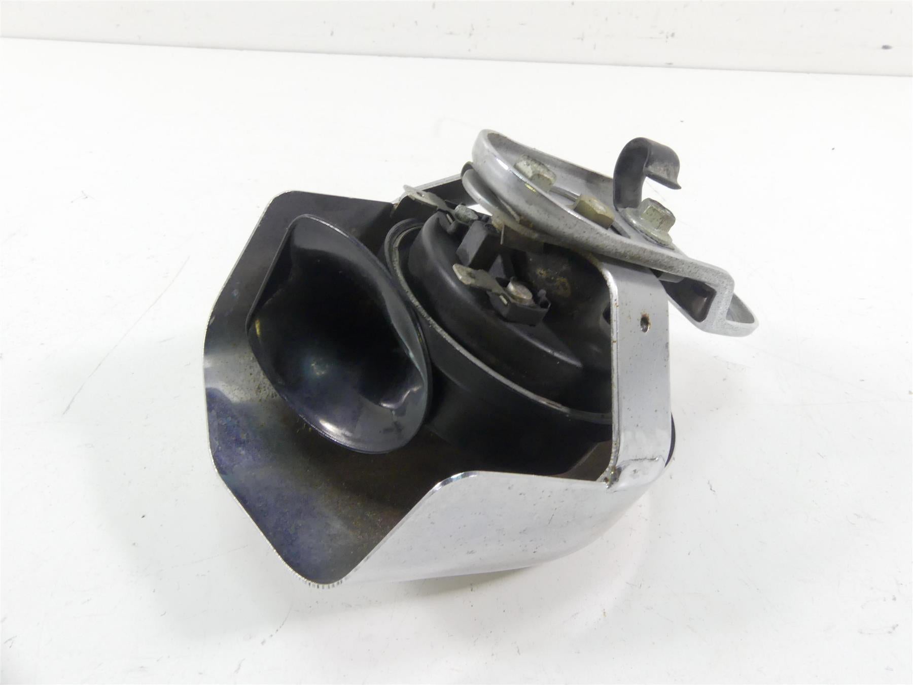 2002 Harley Touring FLHRCI Road King Horn & Chrome Cover 69060-90D {{ shop.shopifyCountryName }} - Mototech271