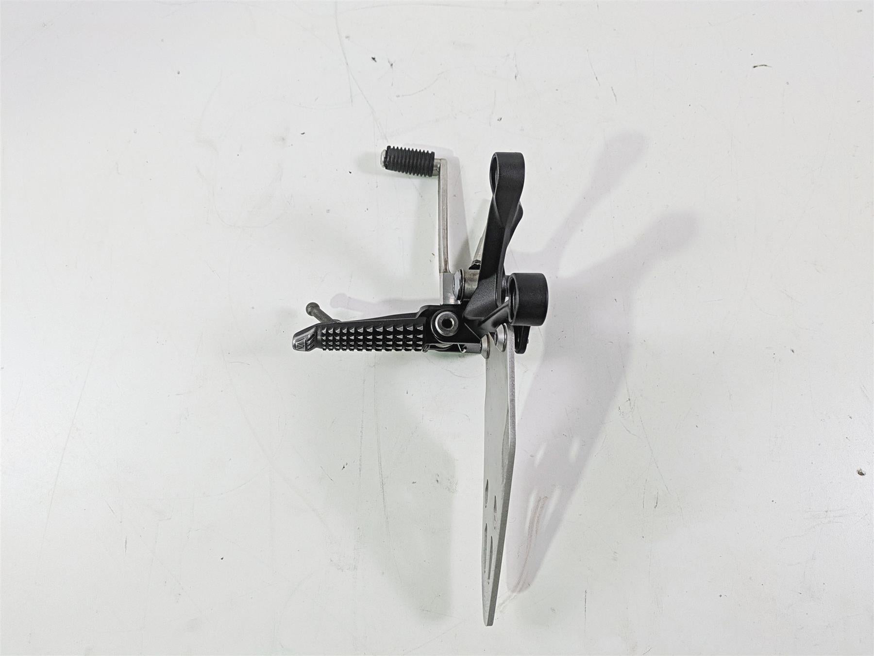2020 Kawasaki ZX6R ZX636 Ninja Left Footpeg Foot Peg Shifter Set 35063-0160-18R {{ shop.shopifyCountryName }} - Mototech271