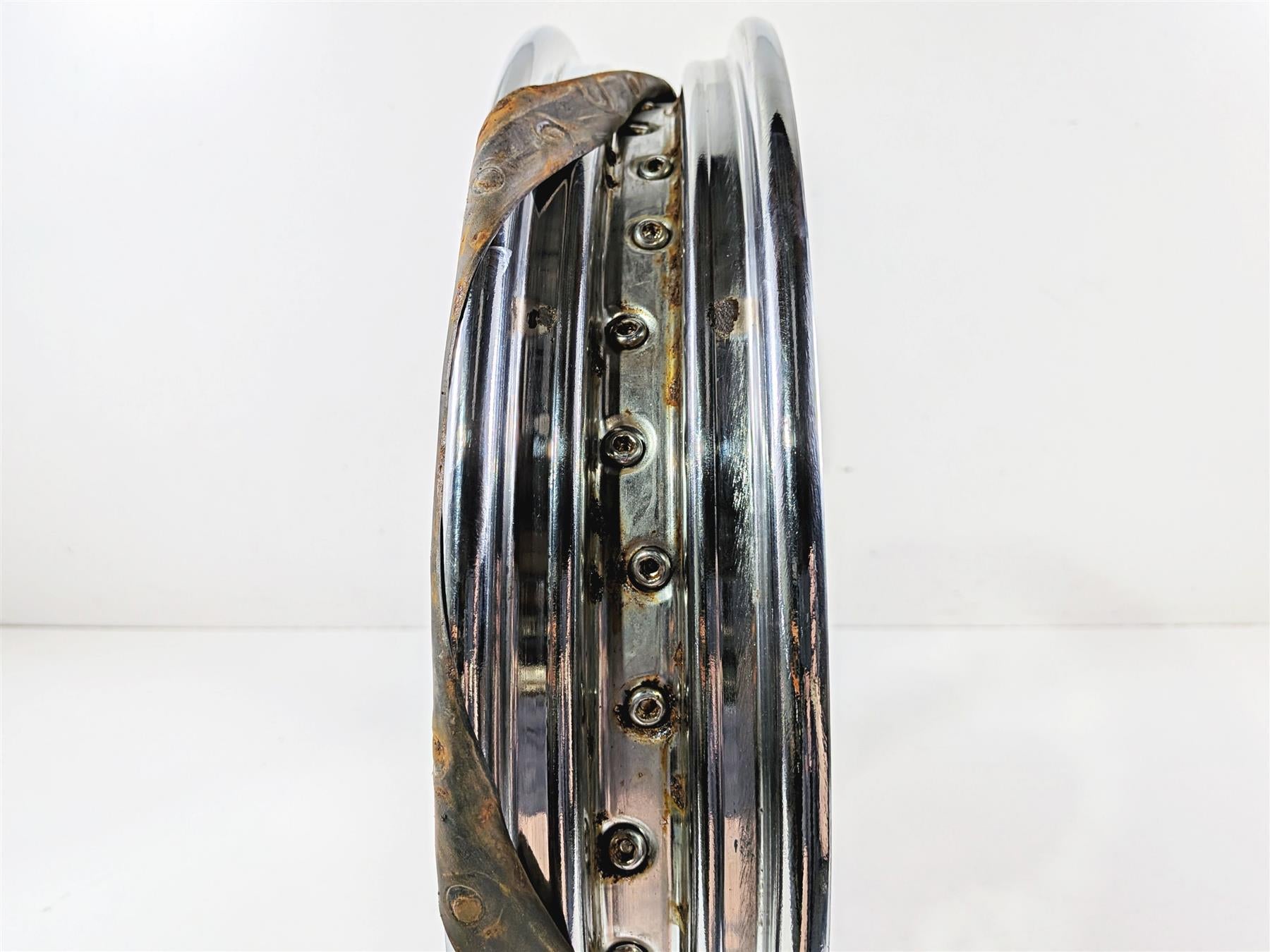 2006 Harley Davidson Dyna FXDBI Street Bob 19x2.5 Front Wheel - Wobble 43105-06A {{ shop.shopifyCountryName }} - Mototech271