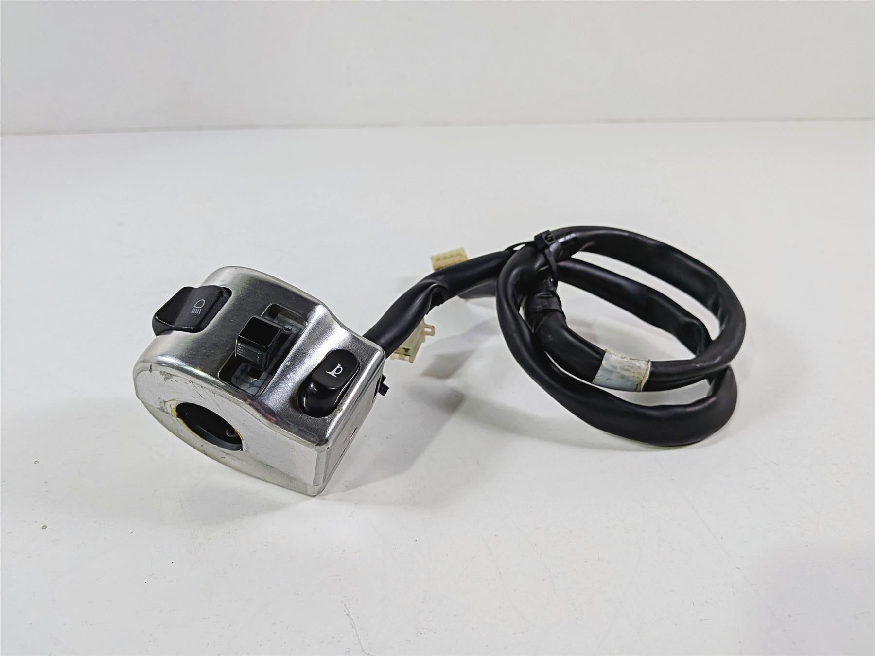 2006 Yamaha XVZ1300 Royal Star Left Hand Light Control Switch 1D6-83973-00-00 {{ shop.shopifyCountryName }} - Mototech271