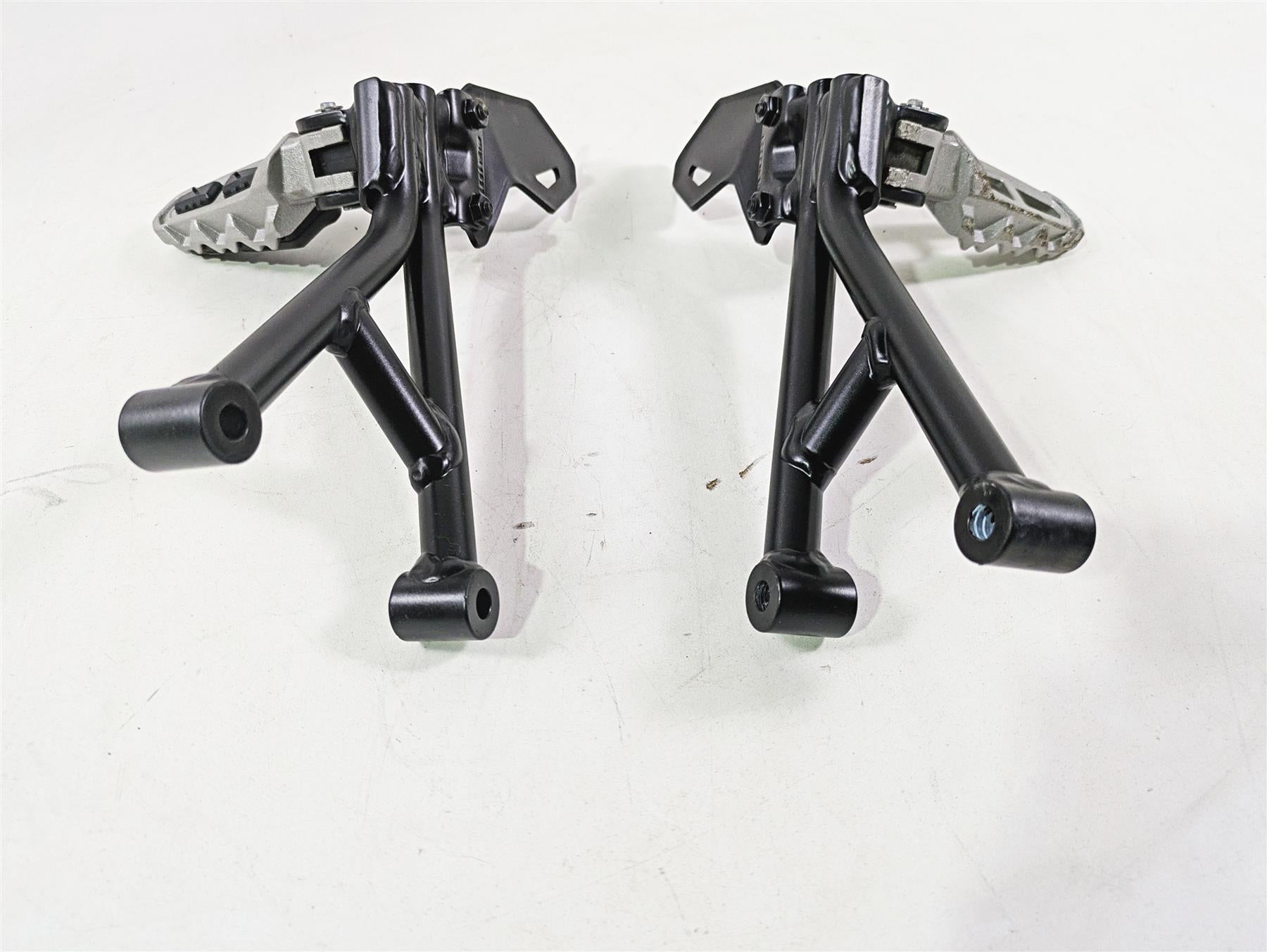 2022 Ducati Scrambler Desert Sled Rear Passenger Footpeg Set 46510752BA {{ shop.shopifyCountryName }} - Mototech271
