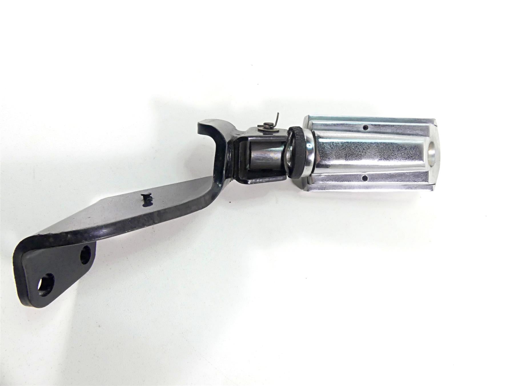 2002 Honda VTX1800 R Rear Passenger Footpeg Set 50680-MCV-000 50685-MCV-000 {{ shop.shopifyCountryName }} - Mototech271