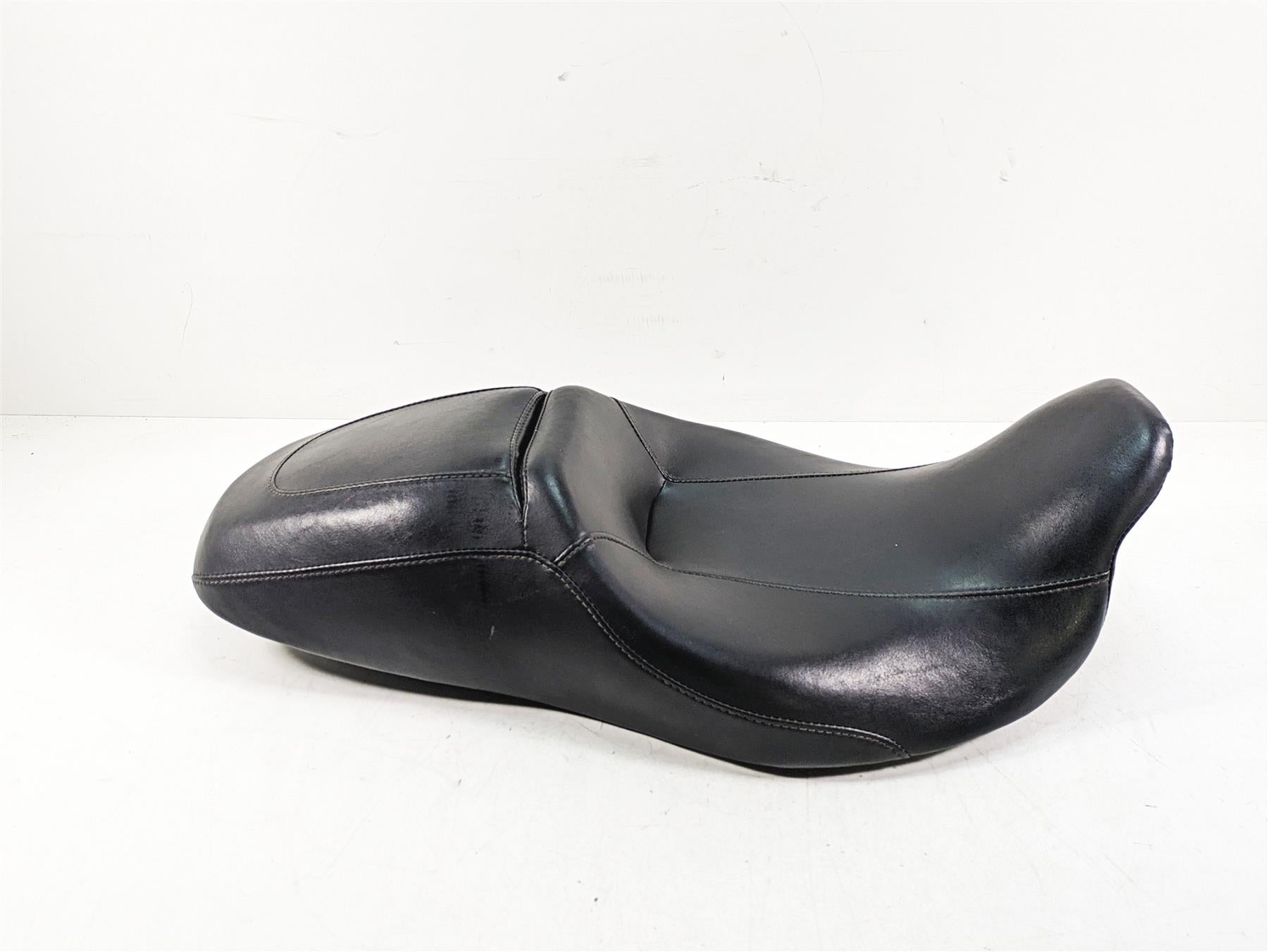 2020 Harley Touring FLHX Street Glide Duo Rider Driver Low Seat Saddle 52320-11 {{ shop.shopifyCountryName }} - Mototech271