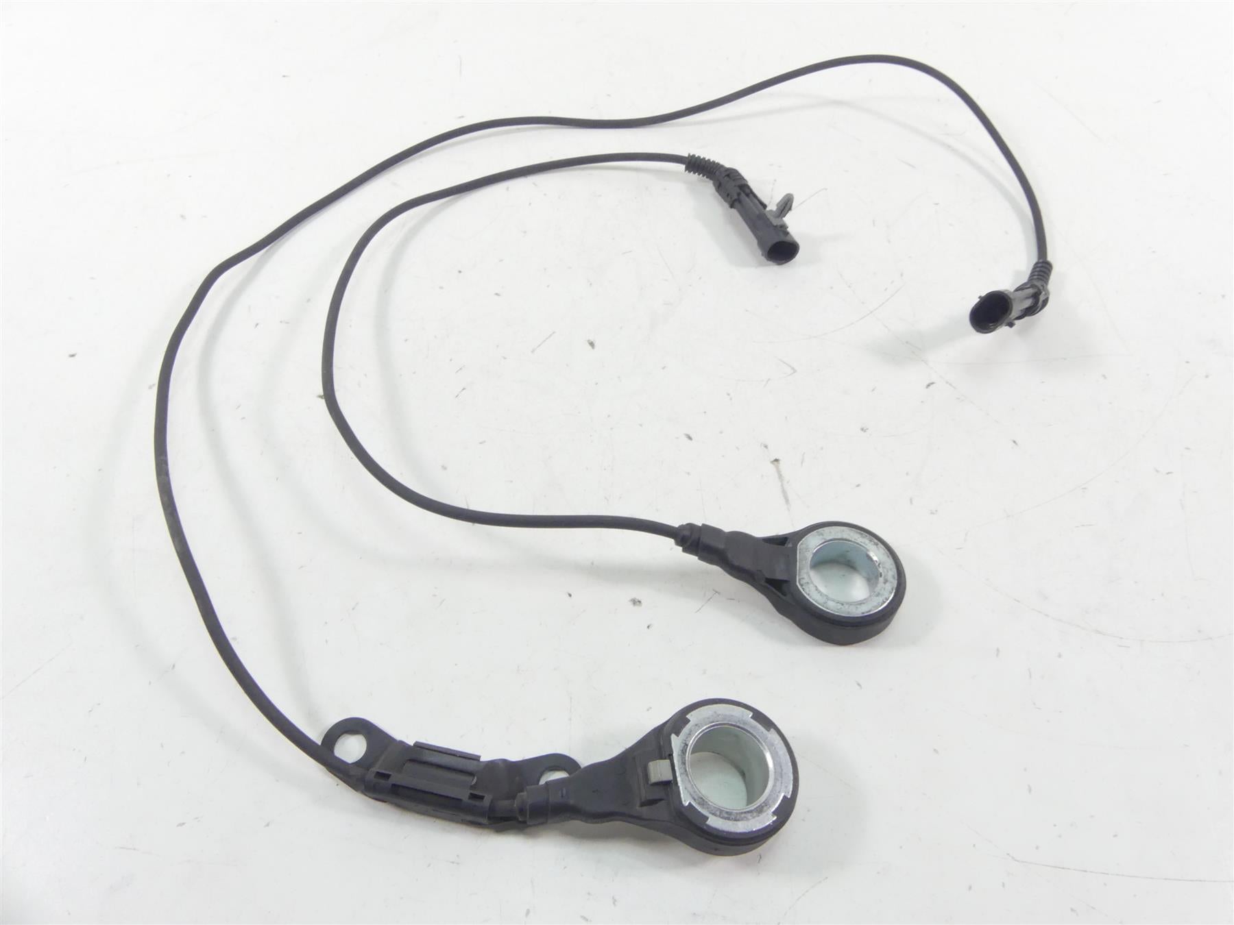 2014 Harley Touring FLHTK Electra Glide Abs Brake Wheel Speed Sensors 32700015 {{ shop.shopifyCountryName }} - Mototech271