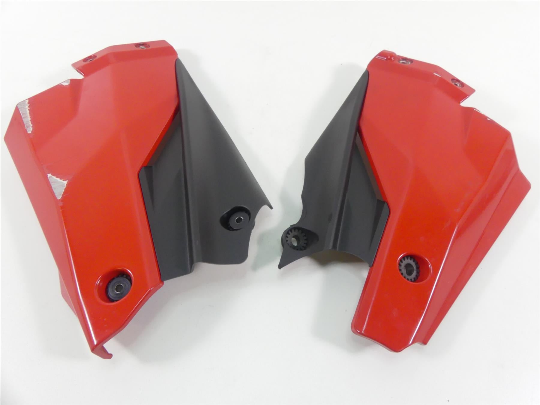 2010 Ducati Streetfighter 1098 S Lower Radiator Belly Fairing Set 48032811A