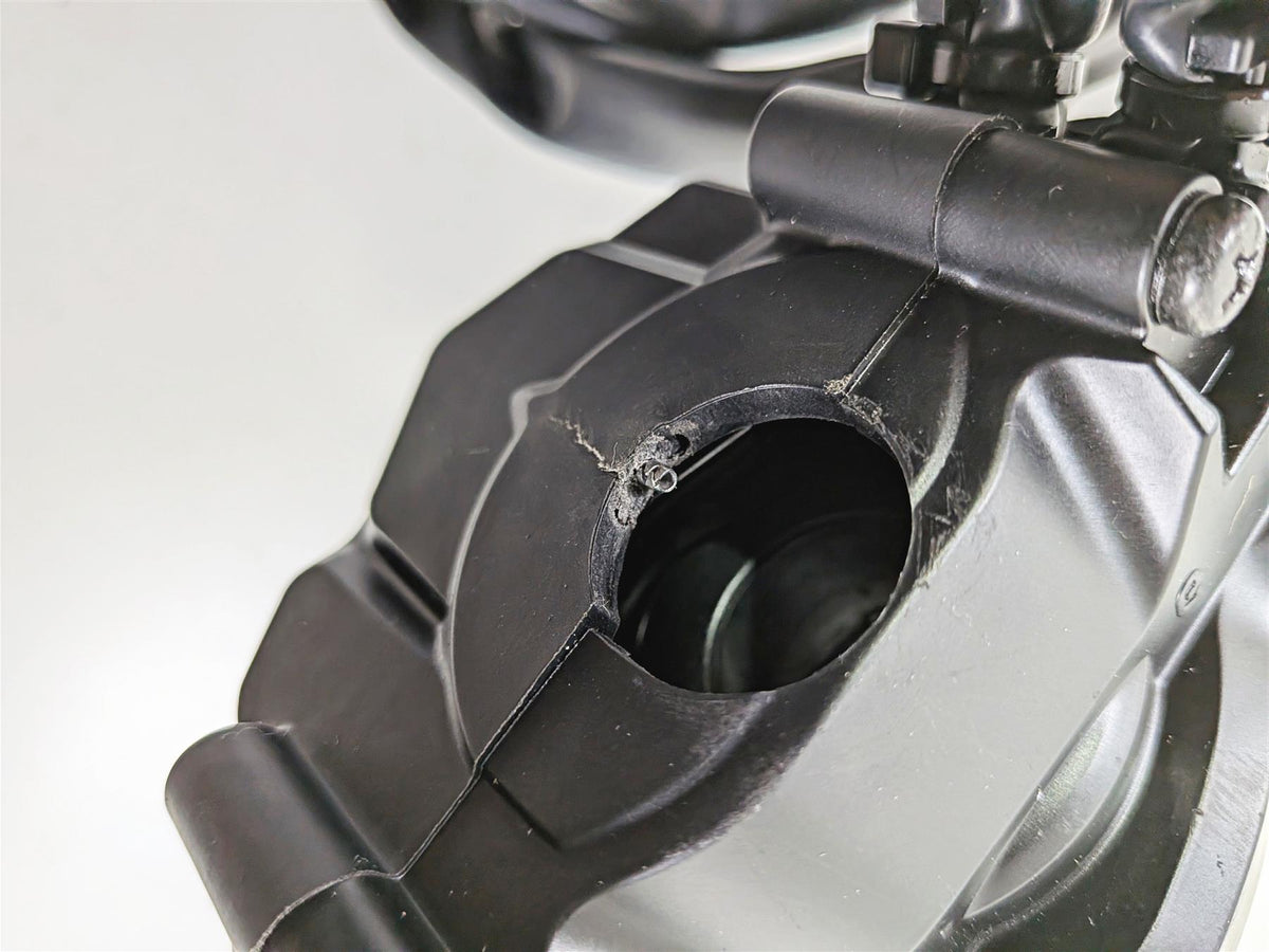 2024 Yamaha YZF R1 RN65 Right Hand Control Switch - Read B3L-8291R-03-00 {{ shop.shopifyCountryName }} - Mototech271