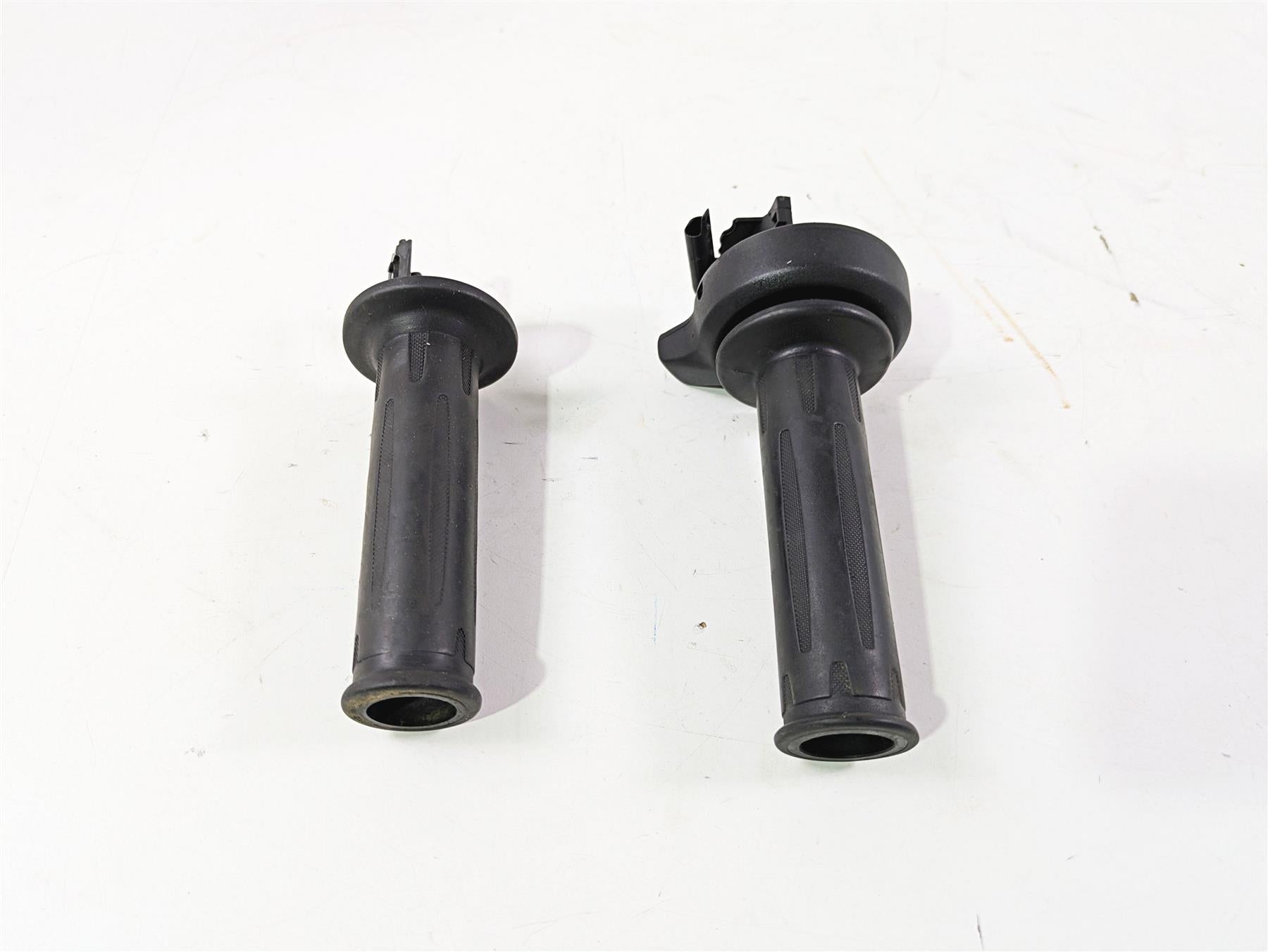 2017 BMW F800GS Adv K75 Heated Hand Grip Set - Read 61318522470 61318552119 {{ shop.shopifyCountryName }} - Mototech271