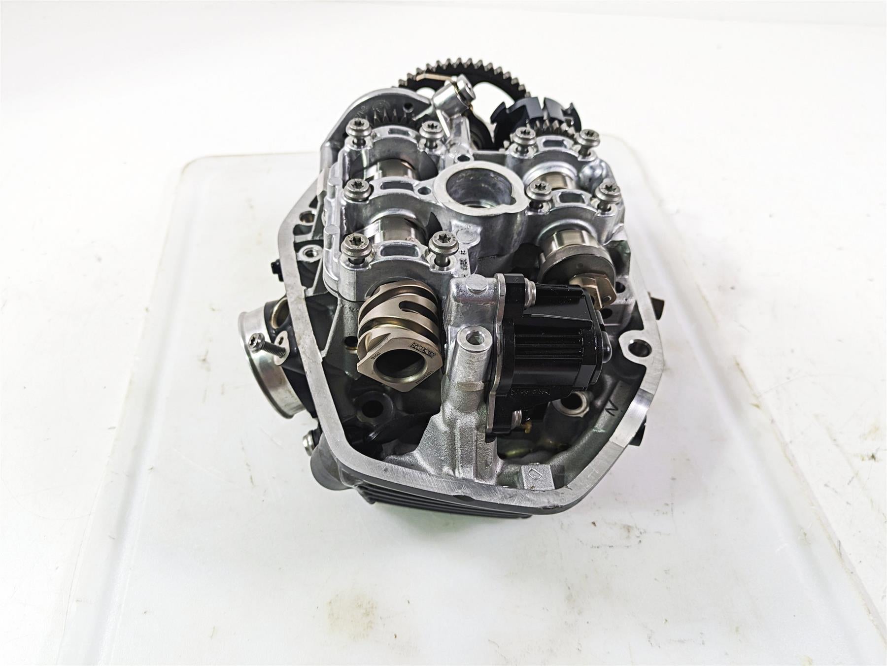 2022 BMW R1250 RT K052 Left Cylinder Head Cylinderhead 11128504123 {{ shop.shopifyCountryName }} - Mototech271